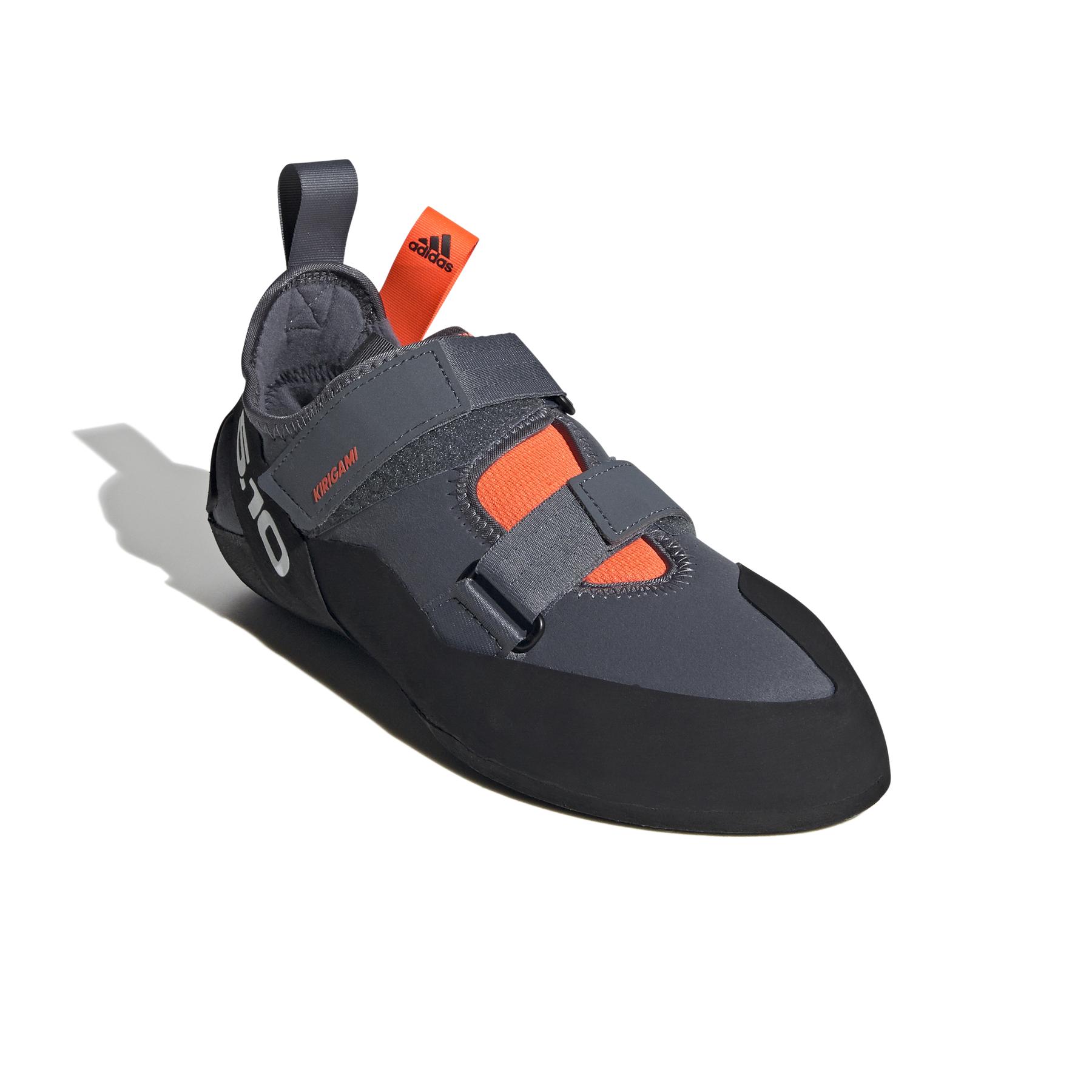 product/a/d/adidas_ee8935_6_footwear_photography_front_lateral_top_view_white_000.jpg