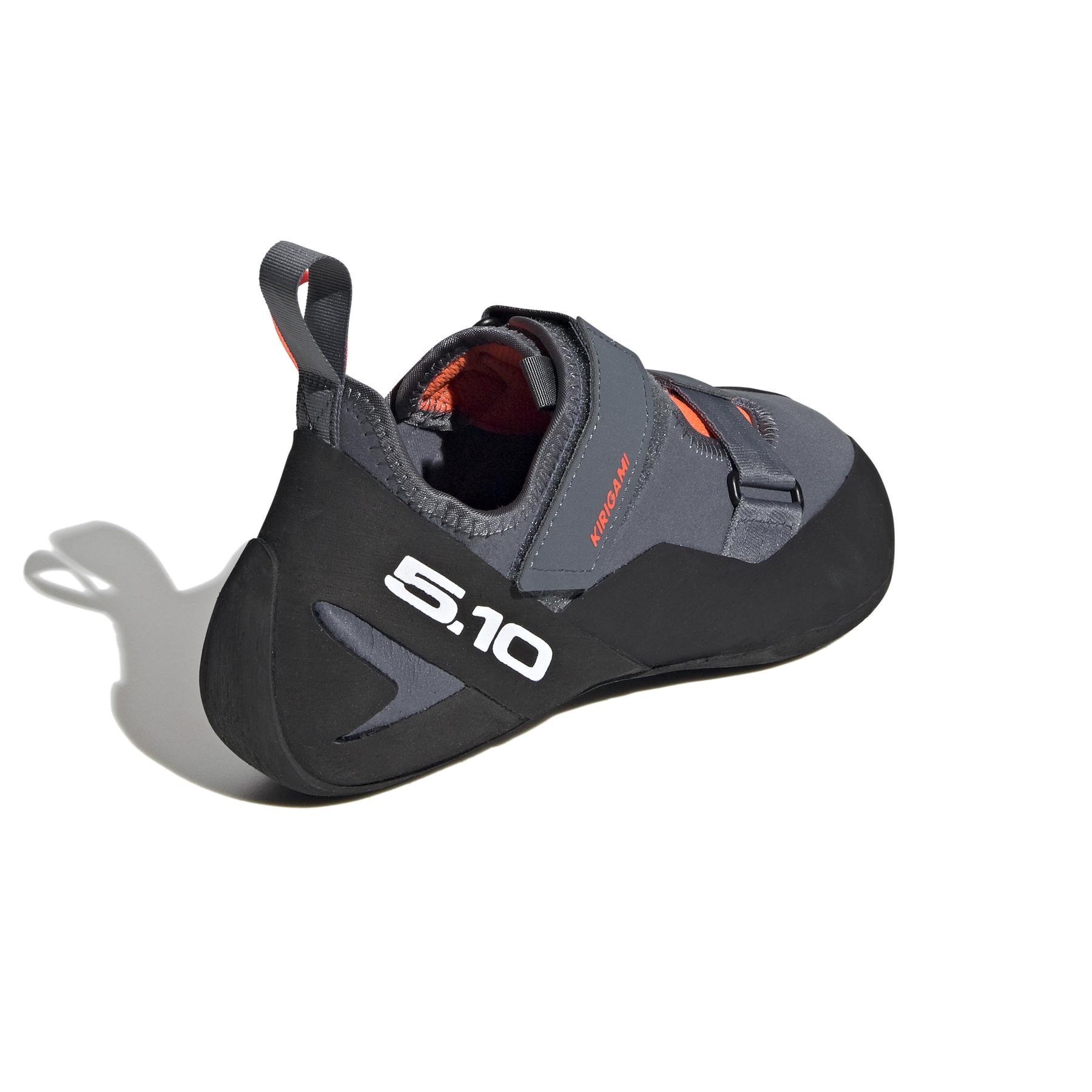 product/a/d/adidas_ee8935_7_footwear_photography_back_lateral_top_view_white_000.jpg