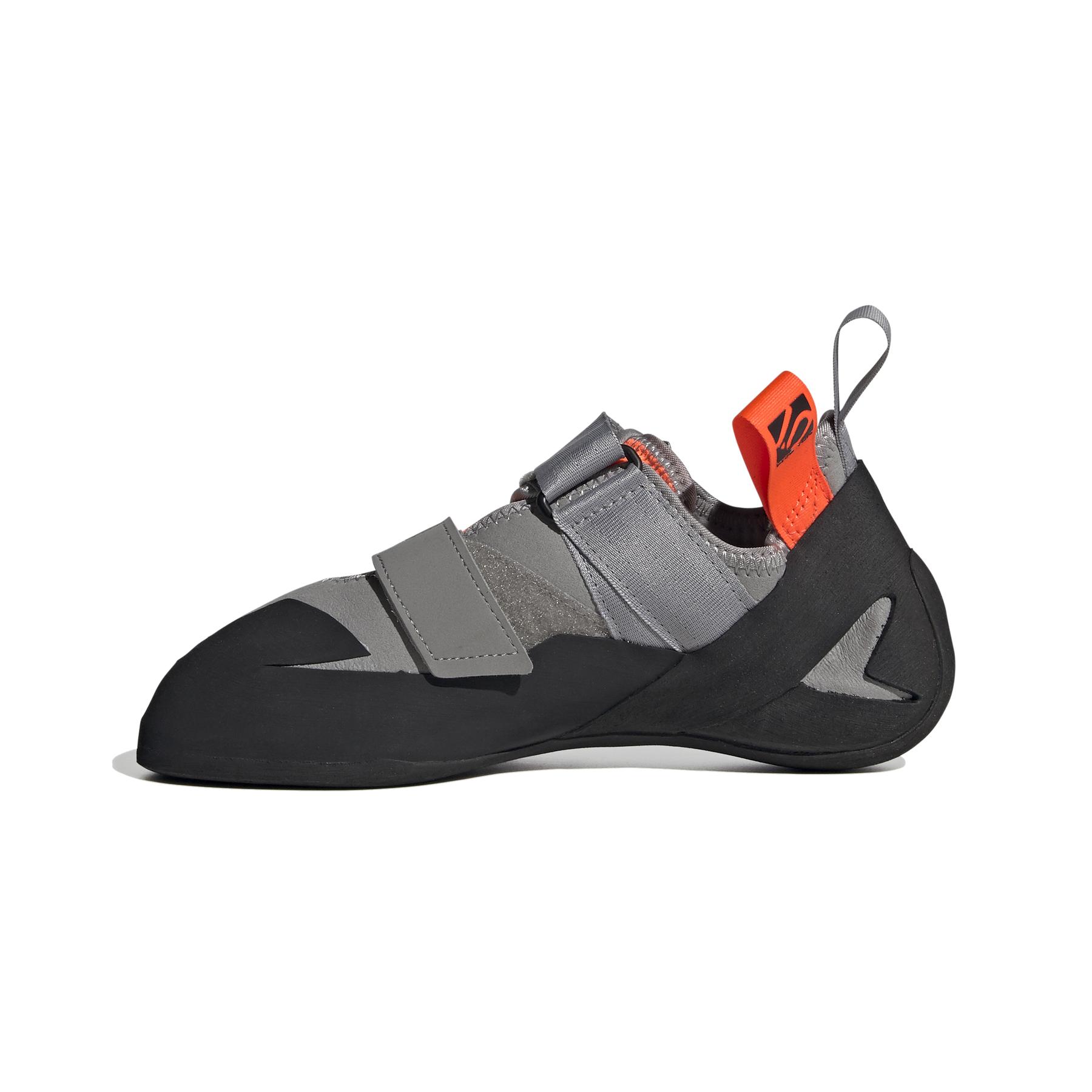 product/a/d/adidas_ee8948_5_footwear_photography_side_medial_center_view_white_000.jpg