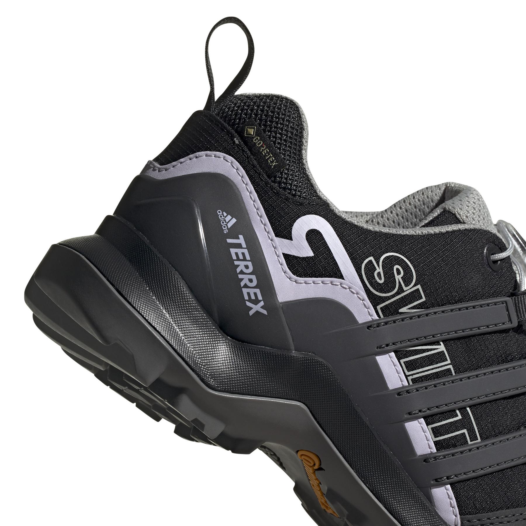 product/a/d/adidas_ef3363_9_footwear_photography_detail_view_2_white_000.jpg