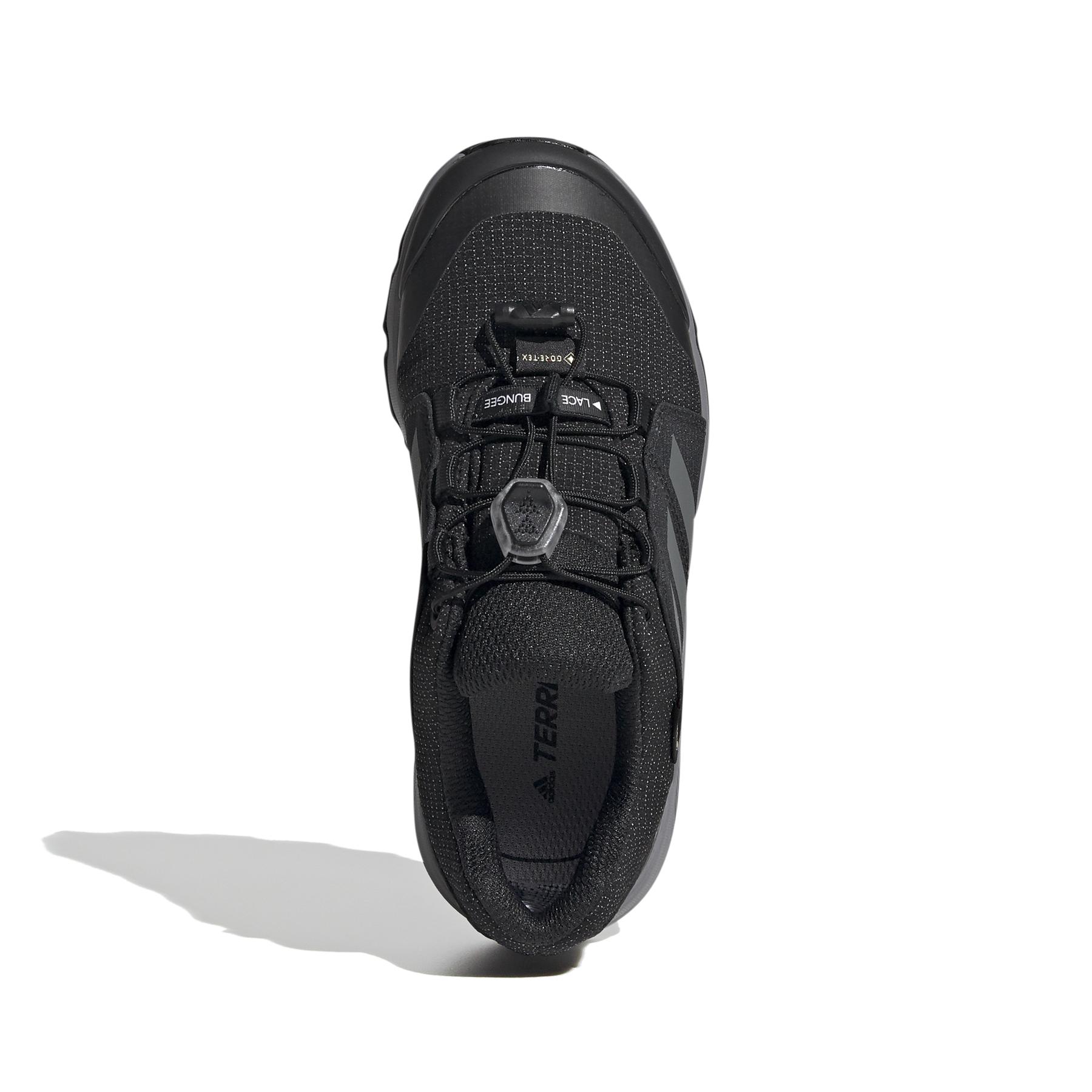 product/a/d/adidas_fu7268_3_footwear_photography_top_portrait_view_white_000.jpg