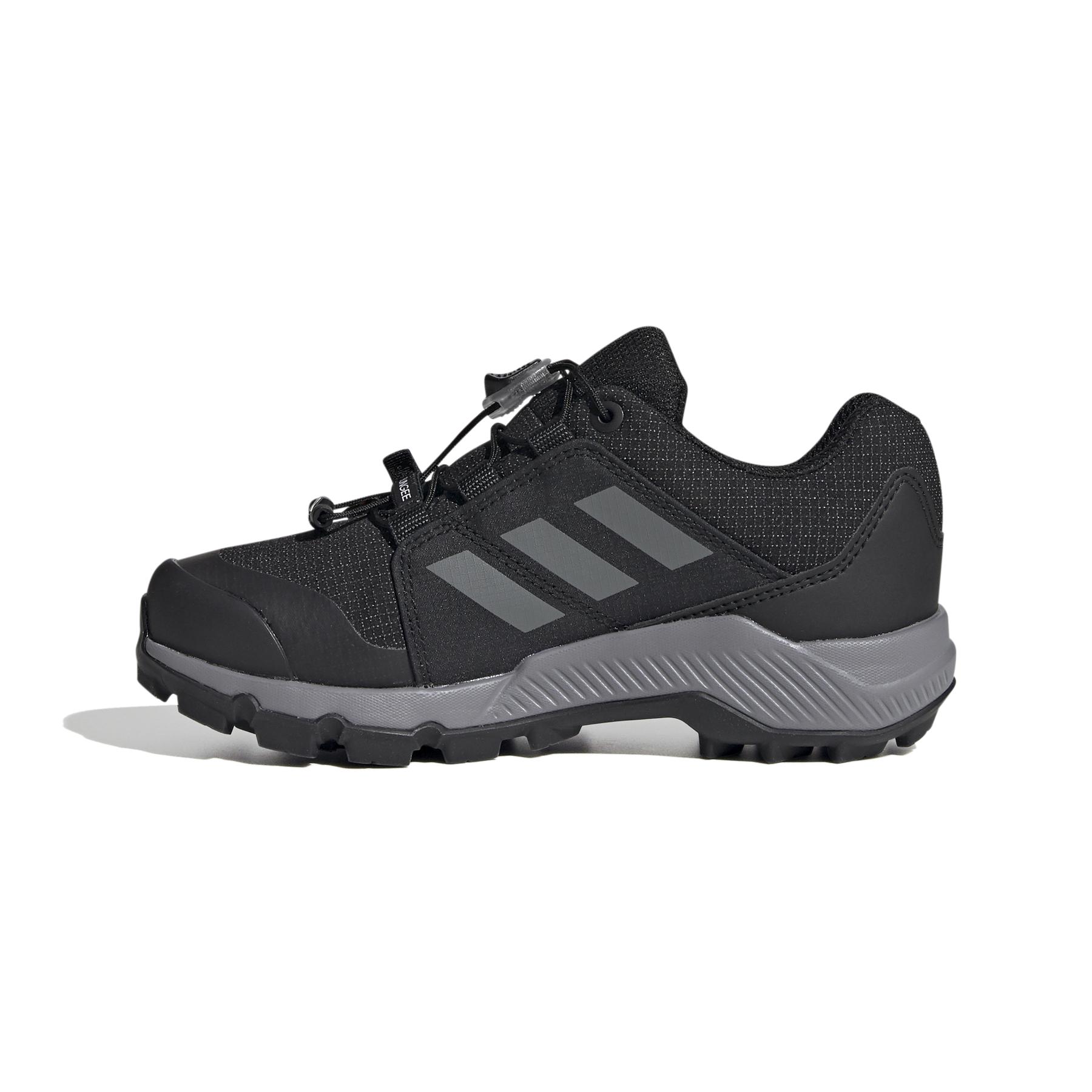 product/a/d/adidas_fu7268_5_footwear_photography_side_medial_center_view_white_000.jpg