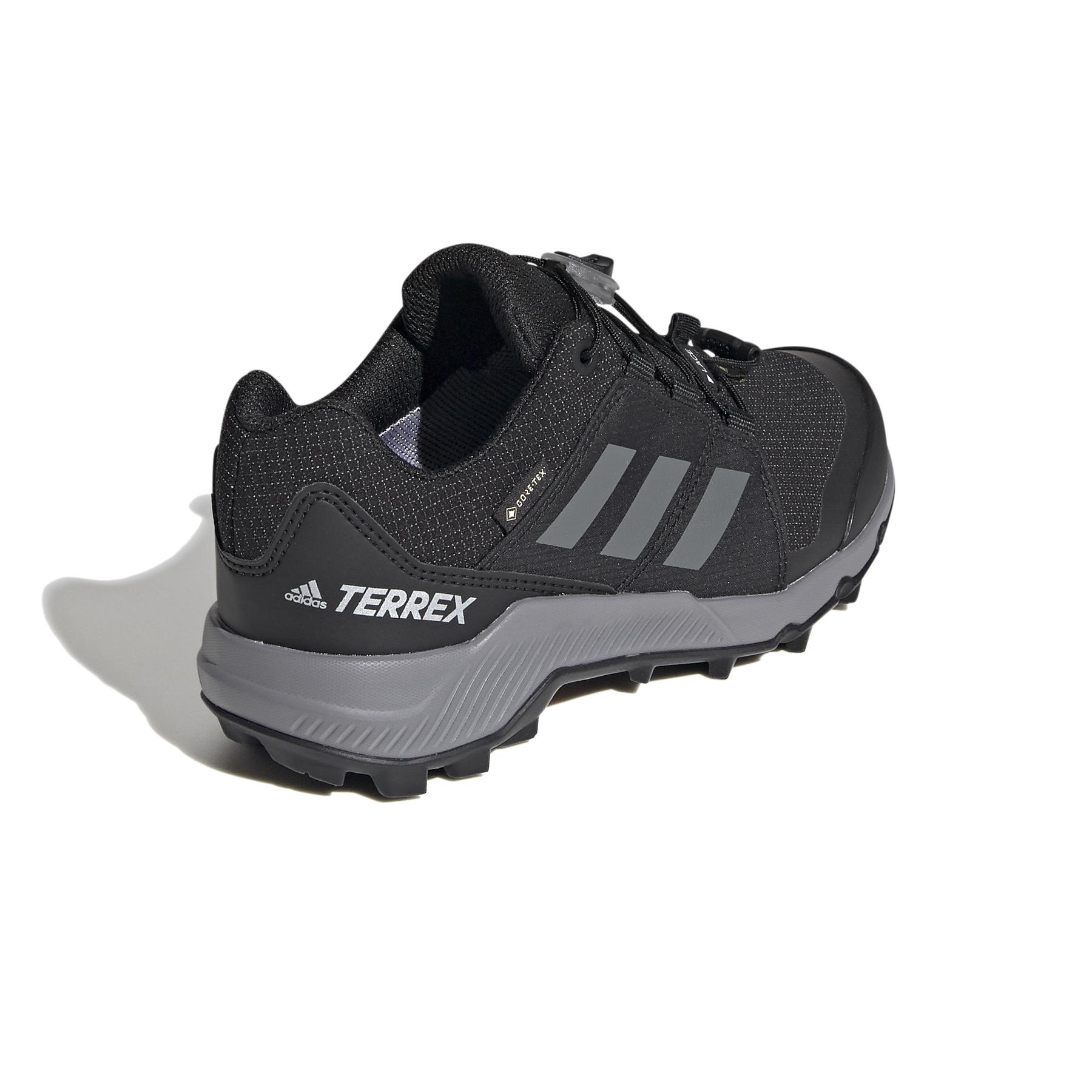 product/a/d/adidas_fu7268_7_footwear_photography_back_lateral_top_view_white_000.jpg