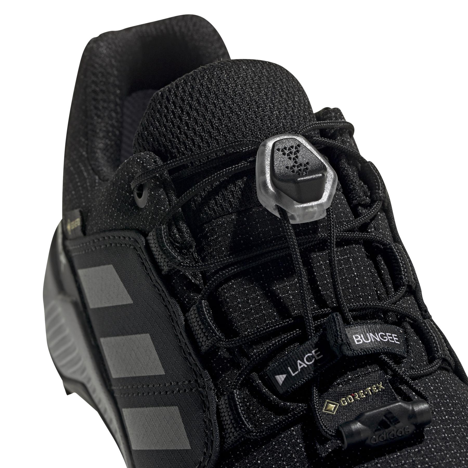 product/a/d/adidas_fu7268_8_footwear_photography_detail_view_1_white_000.jpg