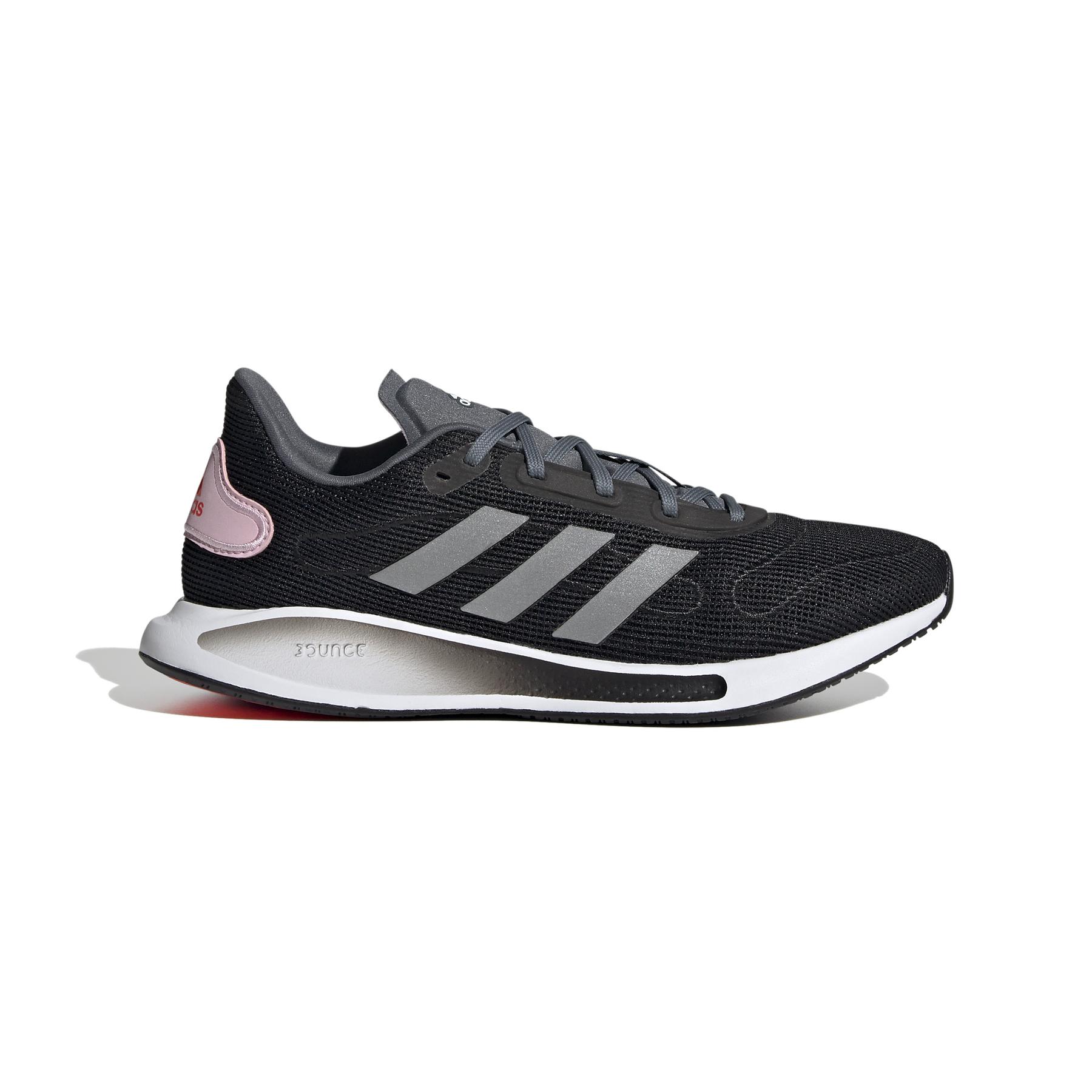 product/a/d/adidas_fw1185_1_footwear_photography_side_lateral_center_view_white-nw031524.jpg