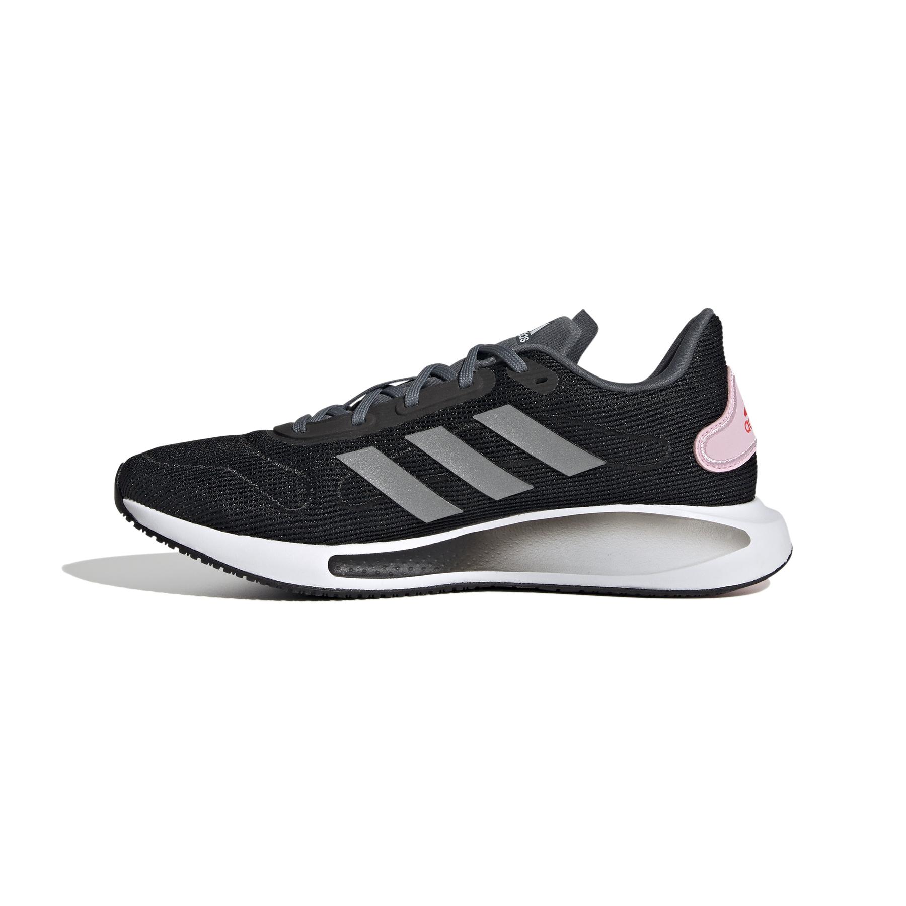 product/a/d/adidas_fw1185_5_footwear_photography_side_medial_center_view_white-nw031524.jpg