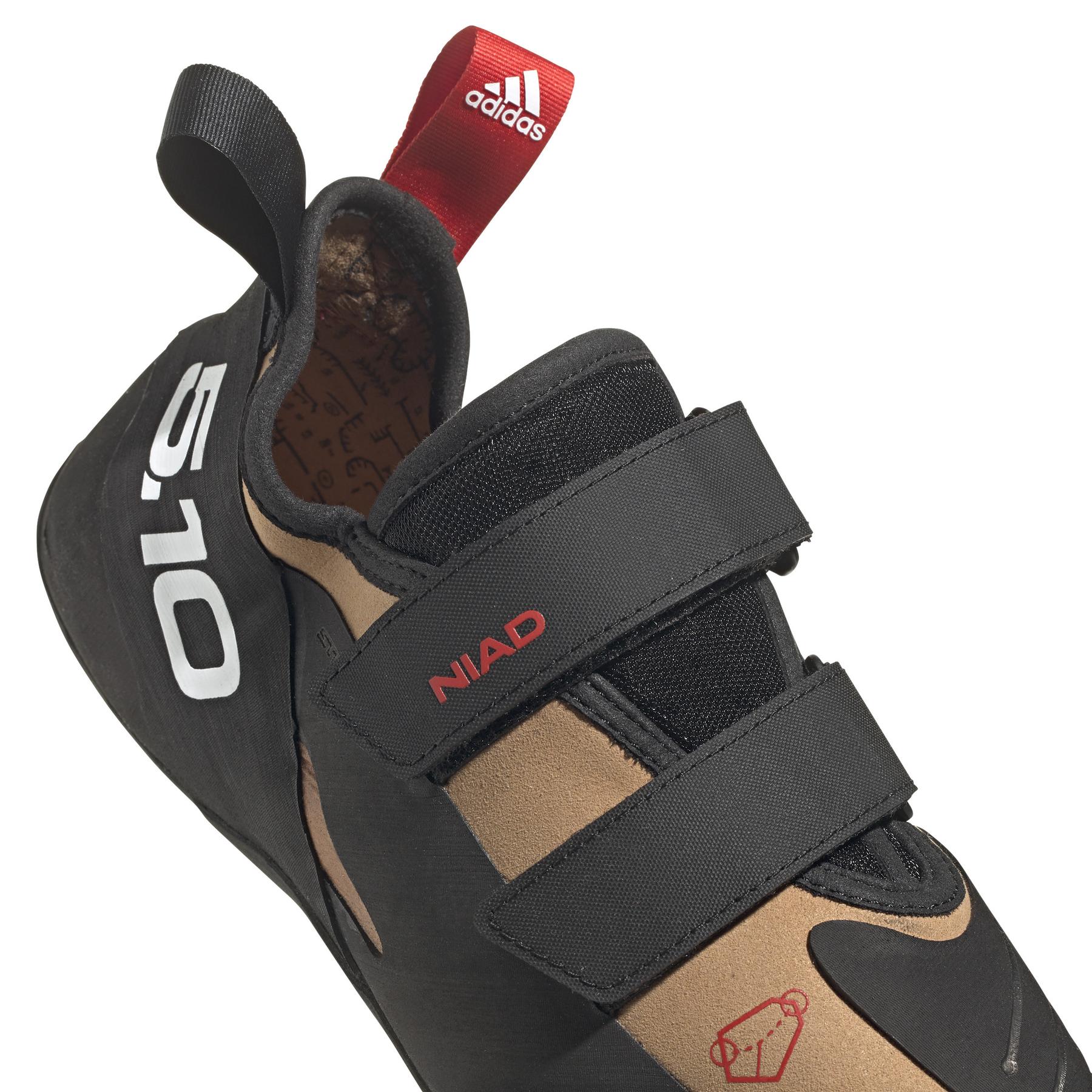 product/a/d/adidas_fw2849_8_footwear_photography_detail_view_1_white_000.jpg