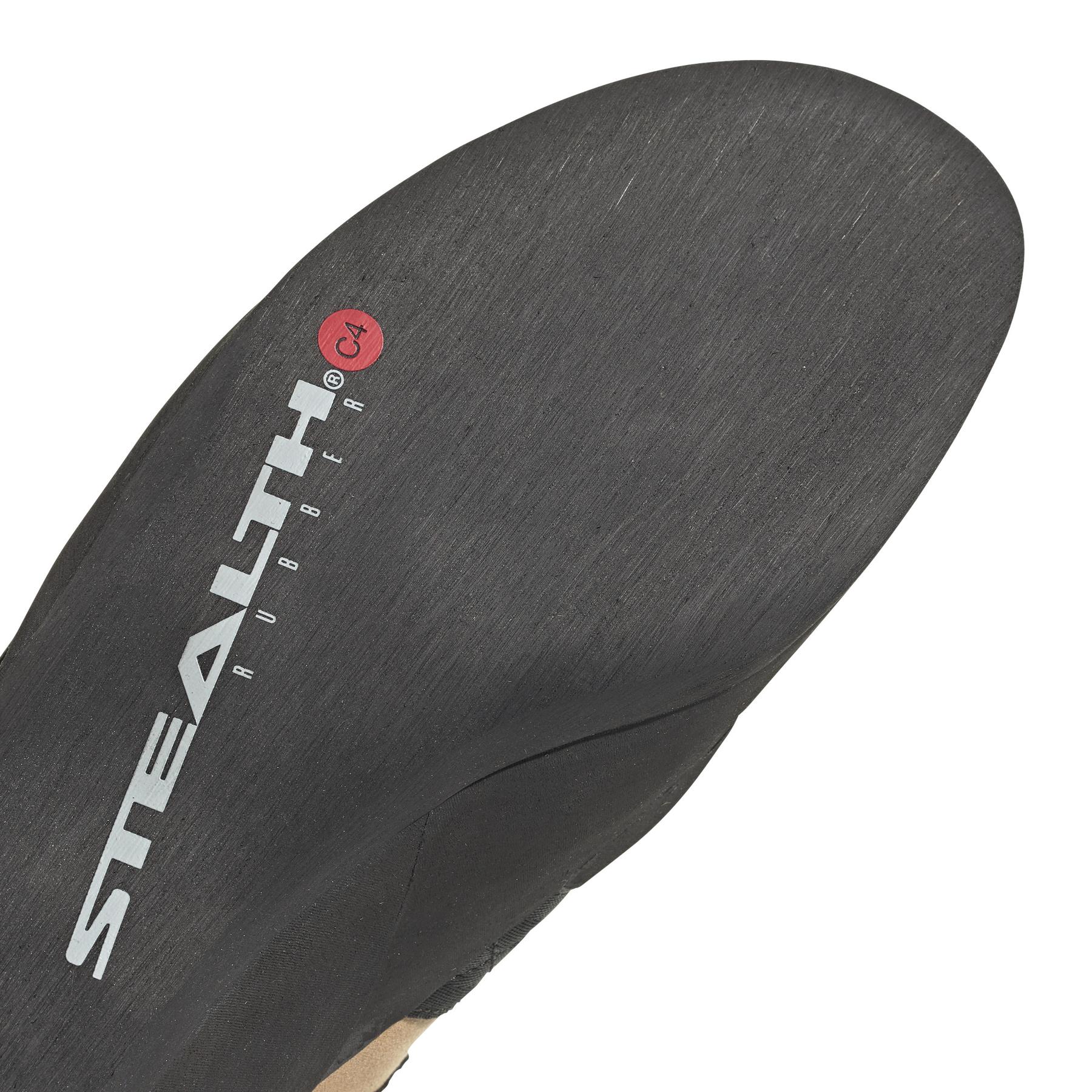 product/a/d/adidas_fw2849_9_footwear_photography_detail_view_2_white_000.jpg