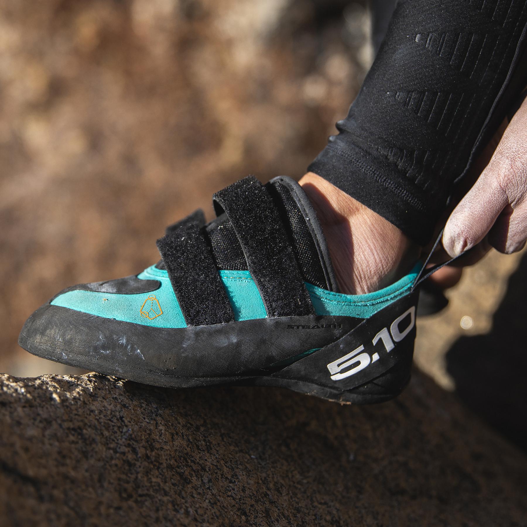 product/a/d/adidas_fw2856_16_footwear_photography_highlight_view_1_white_000.jpg