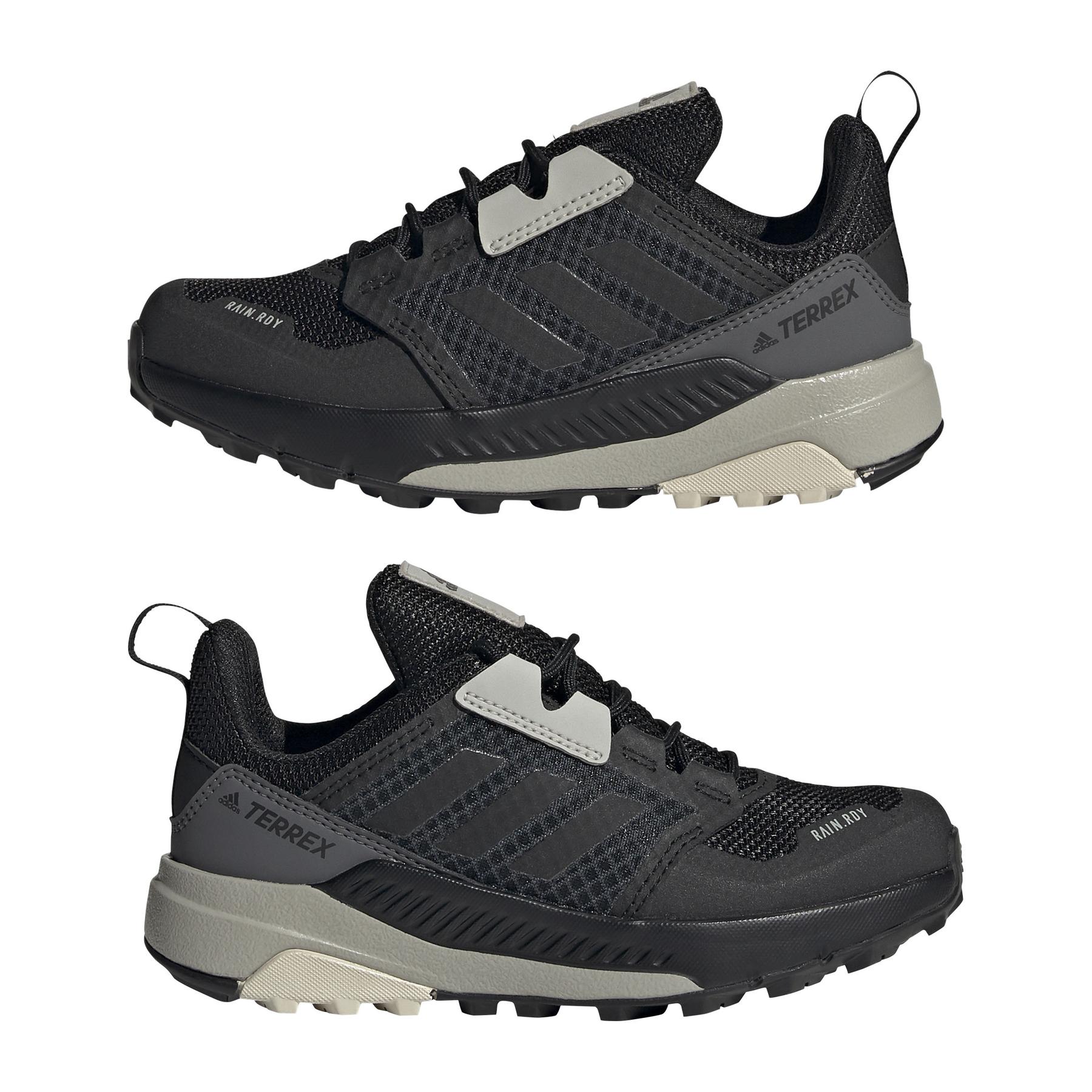 product/a/d/adidas_fw9327_10_footwear_photography_mirrored_pair_view_white_000.jpg