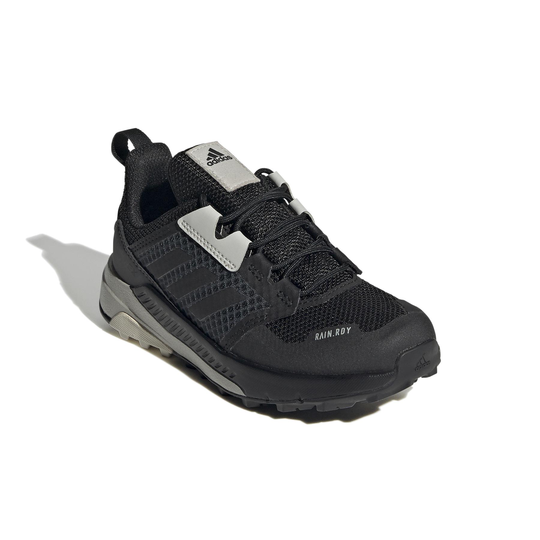 product/a/d/adidas_fw9327_6_footwear_photography_front_lateral_top_view_white_000.jpg