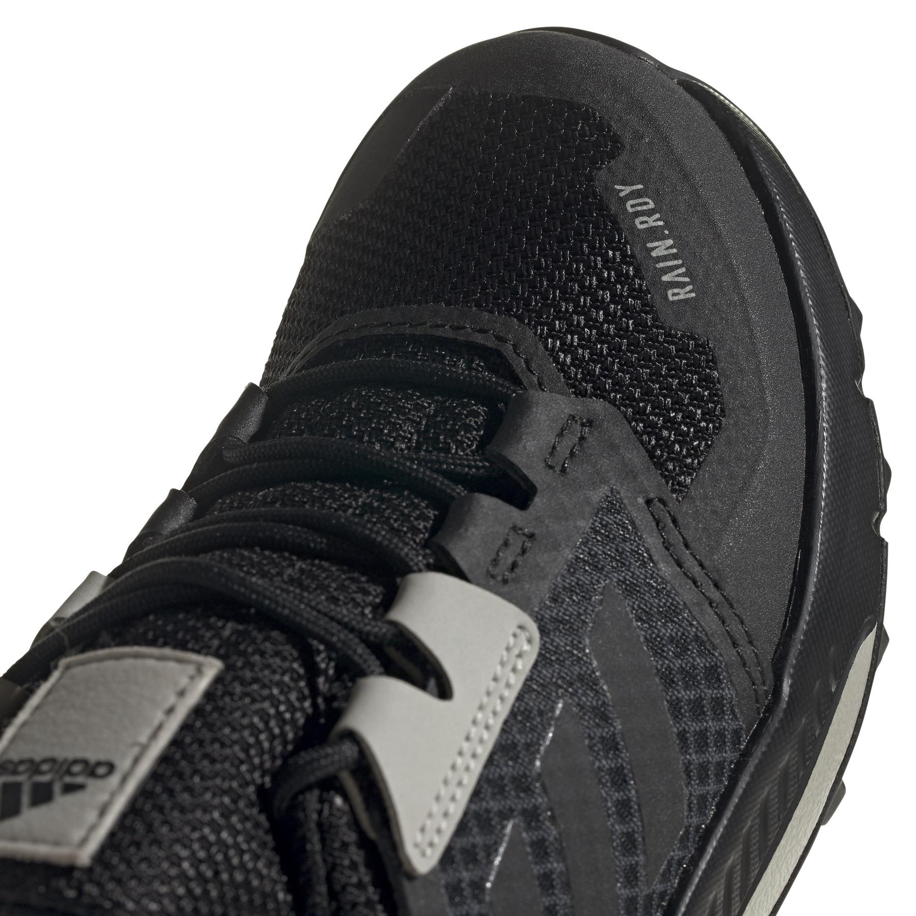 product/a/d/adidas_fw9327_8_footwear_photography_detail_view_1_white_000.jpg