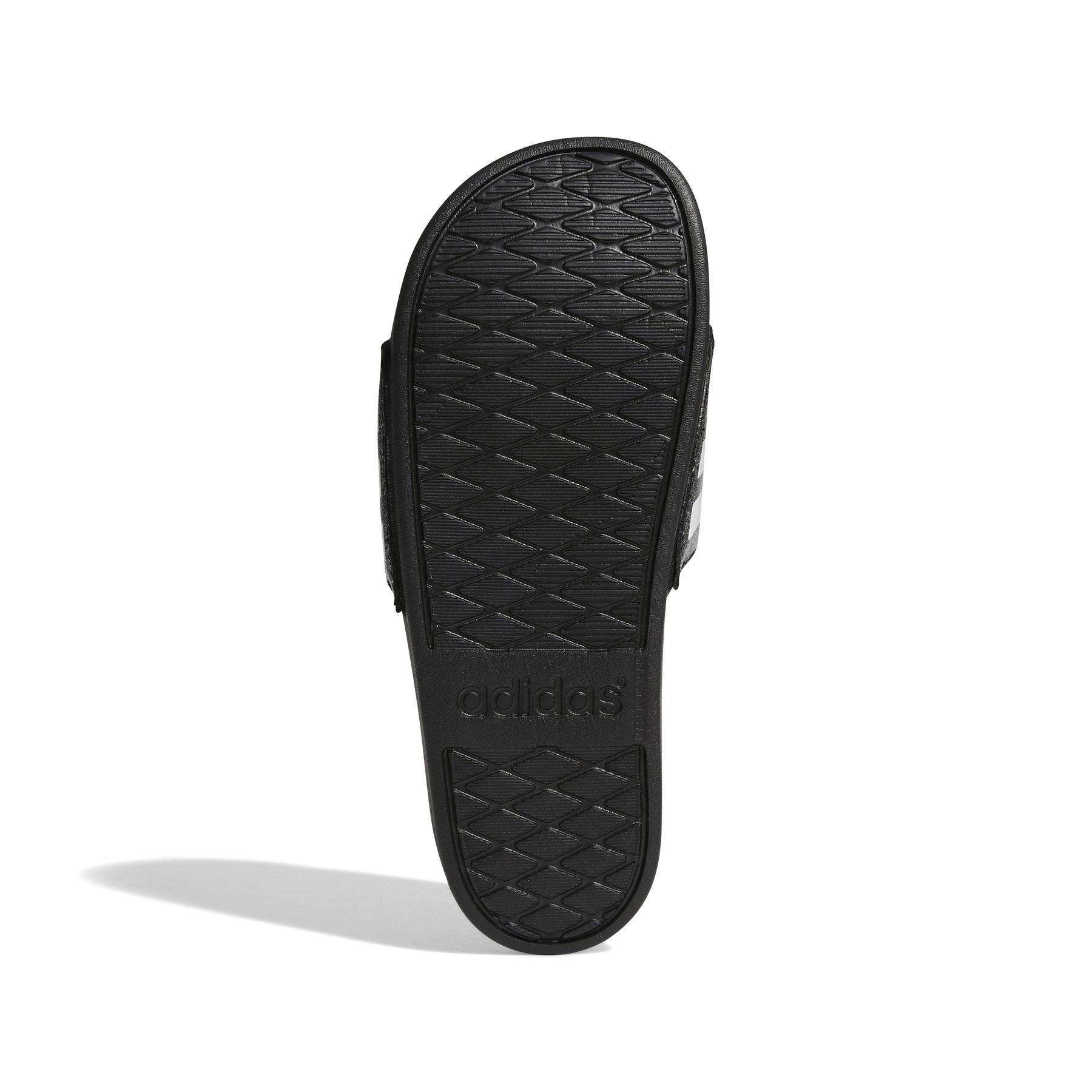 product/a/d/adidas_fy8836_4_footwear_photography_bottom_view_white_000.jpg