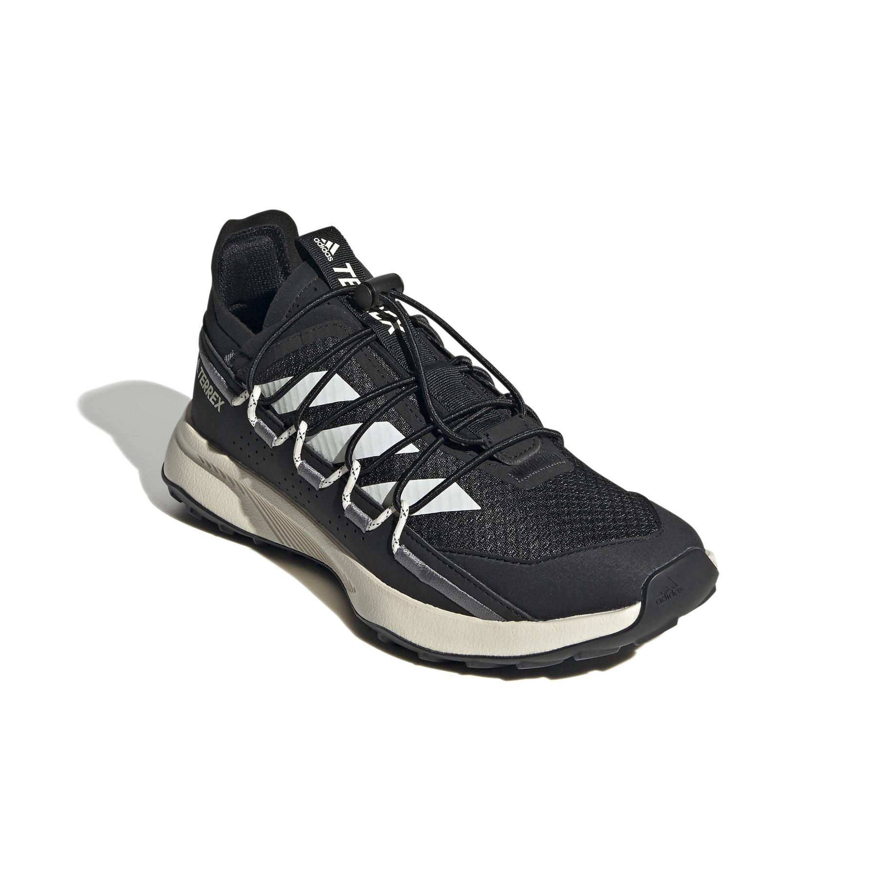product/a/d/adidas_fz2228_6_footwear_photography_front_lateral_top_view_white_000.jpg