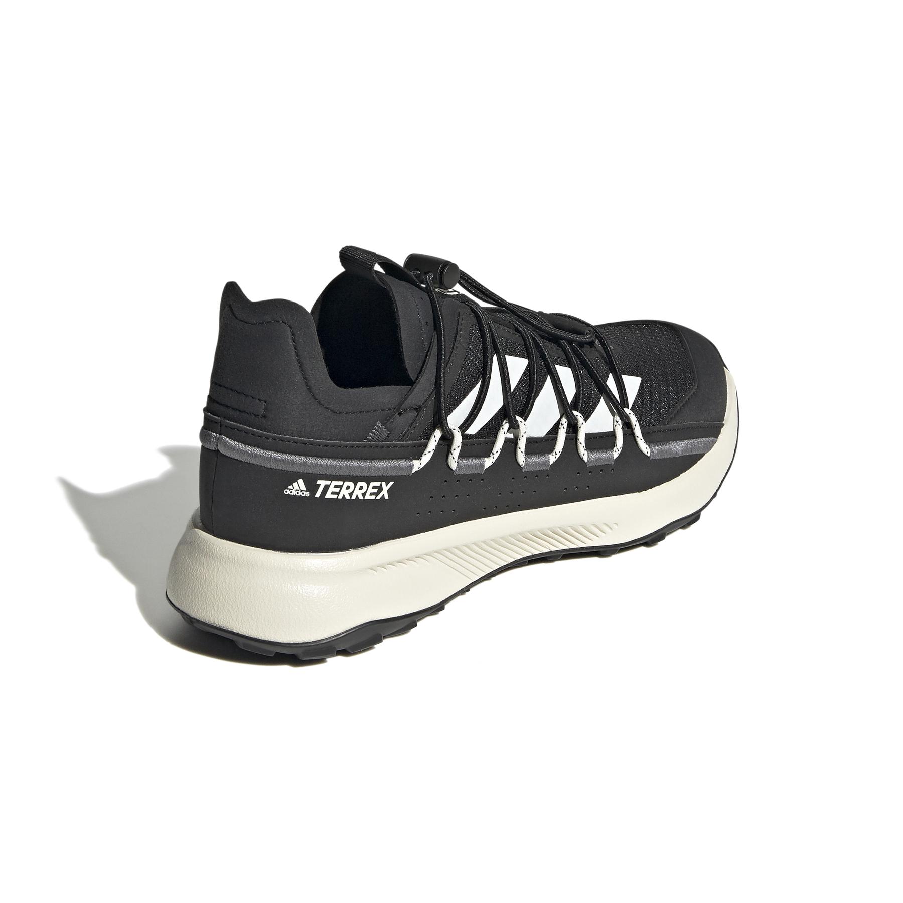 product/a/d/adidas_fz2228_7_footwear_photography_back_lateral_top_view_white_000.jpg