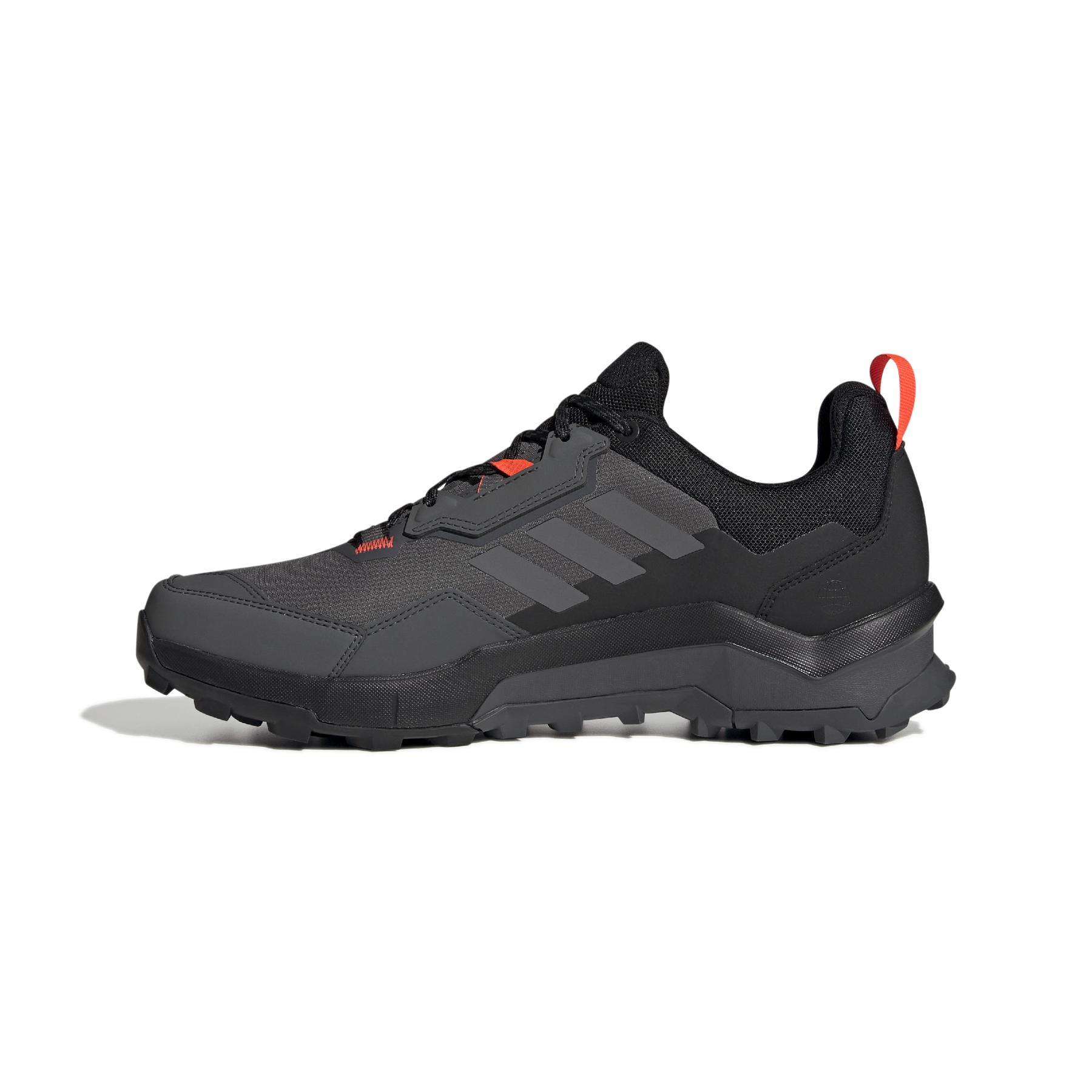 product/a/d/adidas_fz3285_5_footwear_photography_side_medial_center_view_white_000.jpg