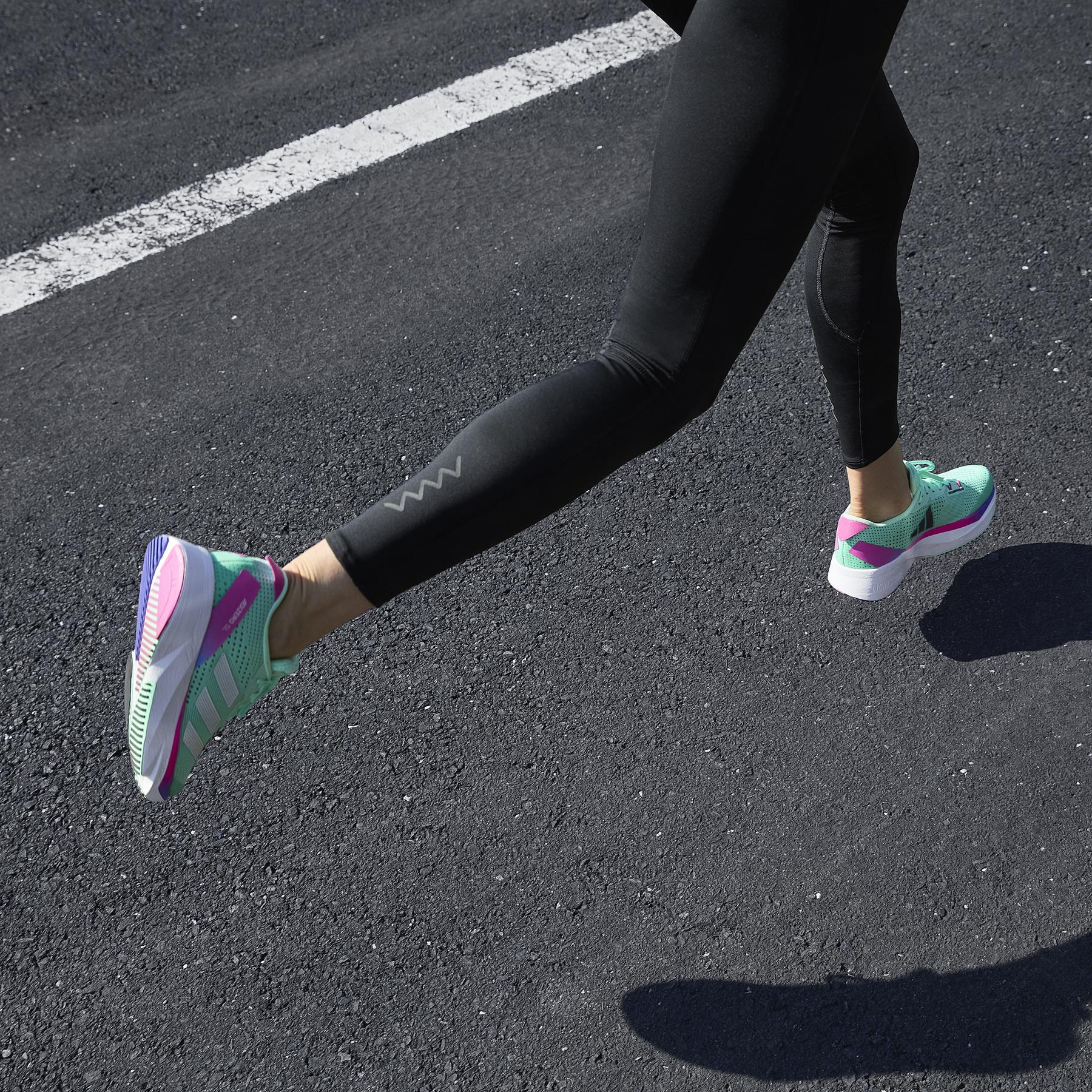 product/a/d/adidas_gv9090_17_footwear_photography_heromrktng_view_2_white_000.jpg