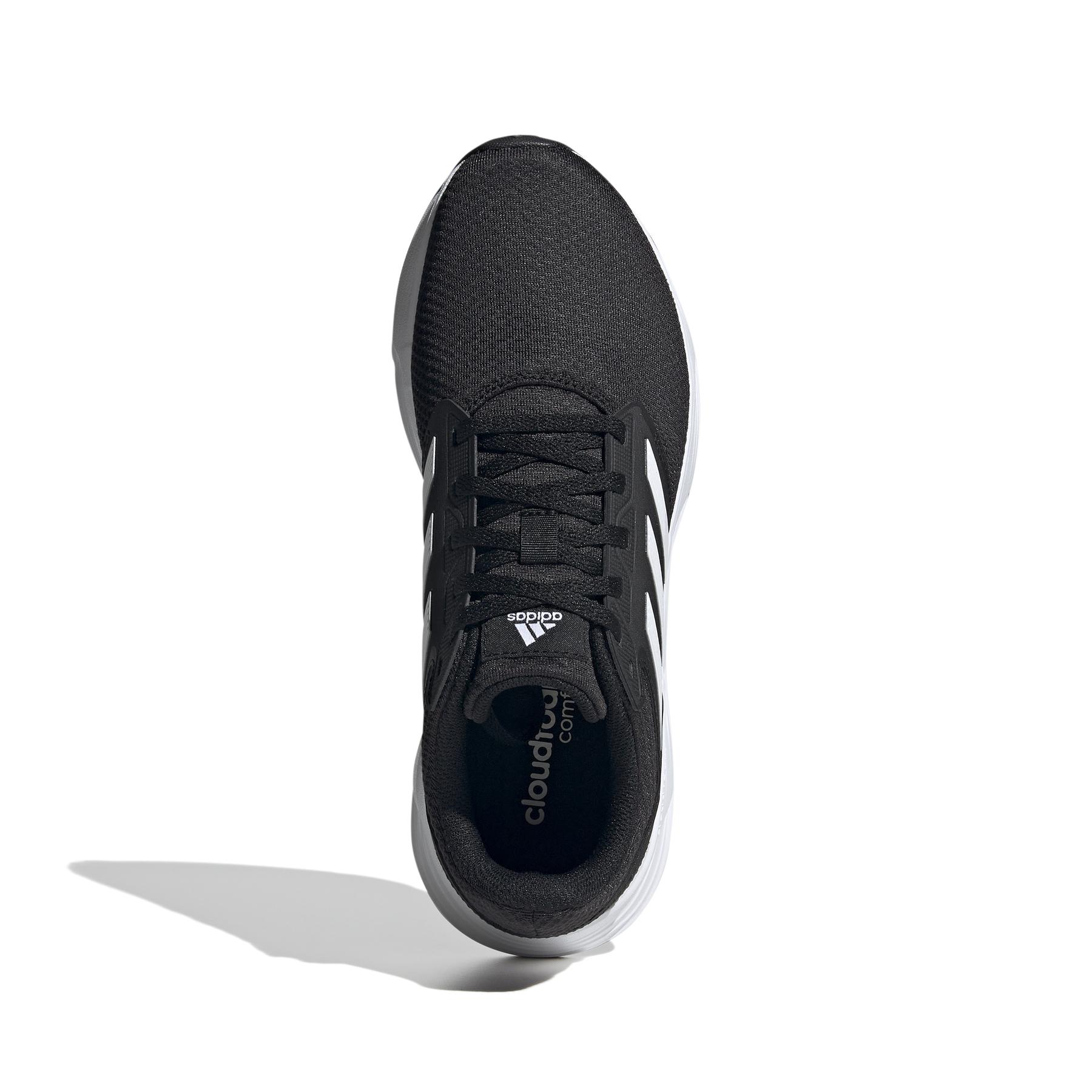 product/a/d/adidas_gw3848_3_footwear_photography_top_portrait_view_white_000.jpg
