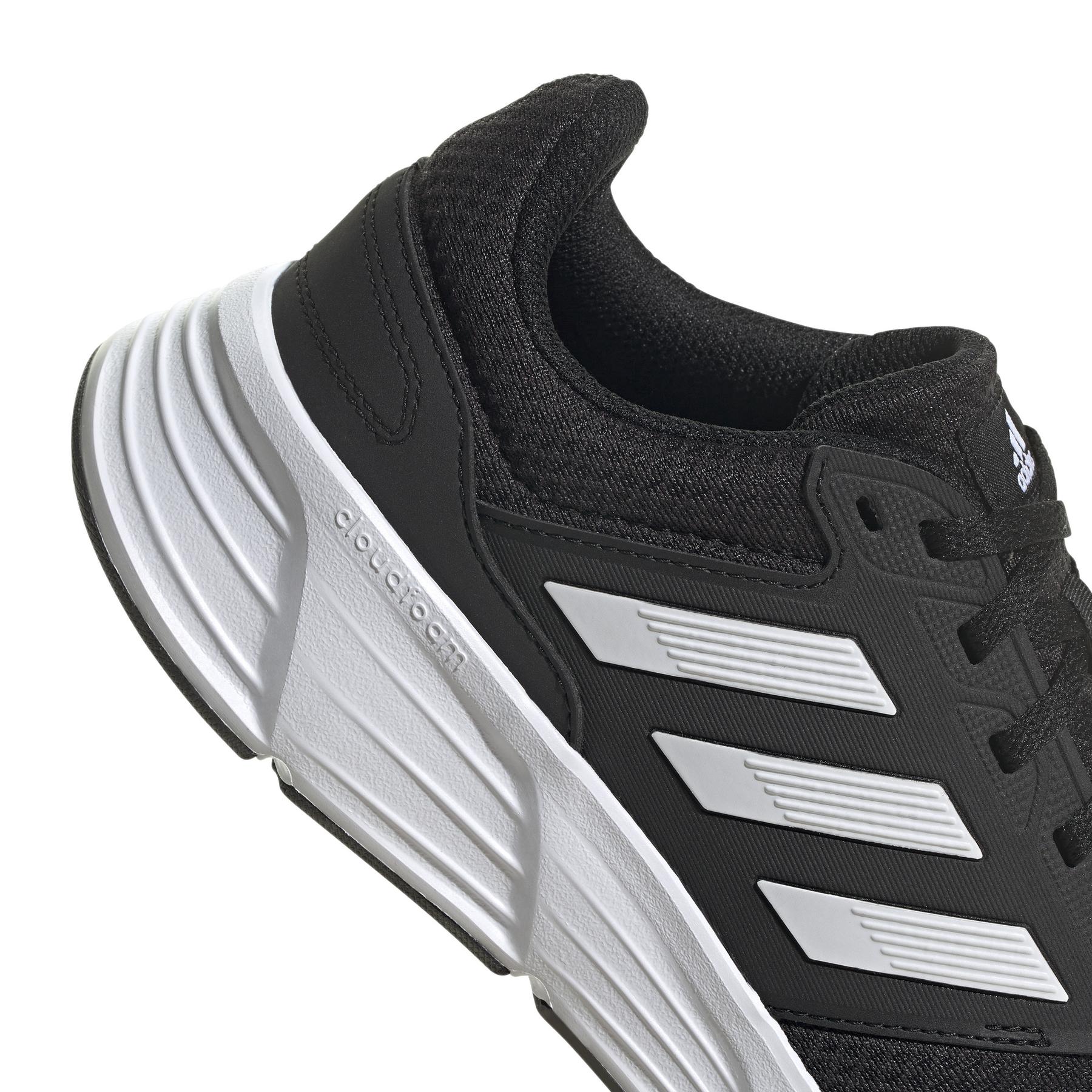 product/a/d/adidas_gw3848_9_footwear_photography_detail_view_2_white_000.jpg