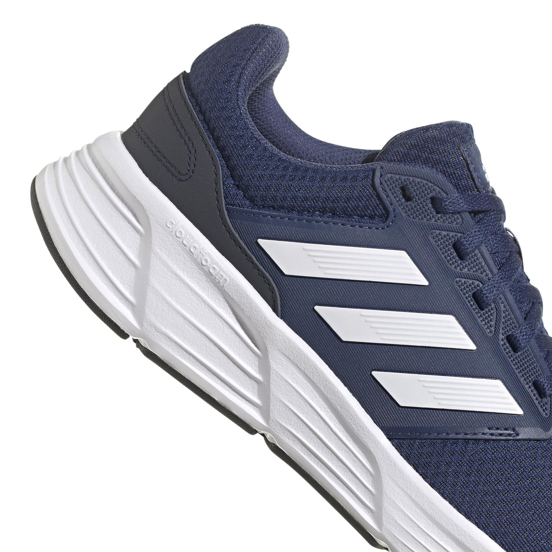 product/a/d/adidas_gw4139_9_footwear_photography_detail_view_2_white_000.jpg