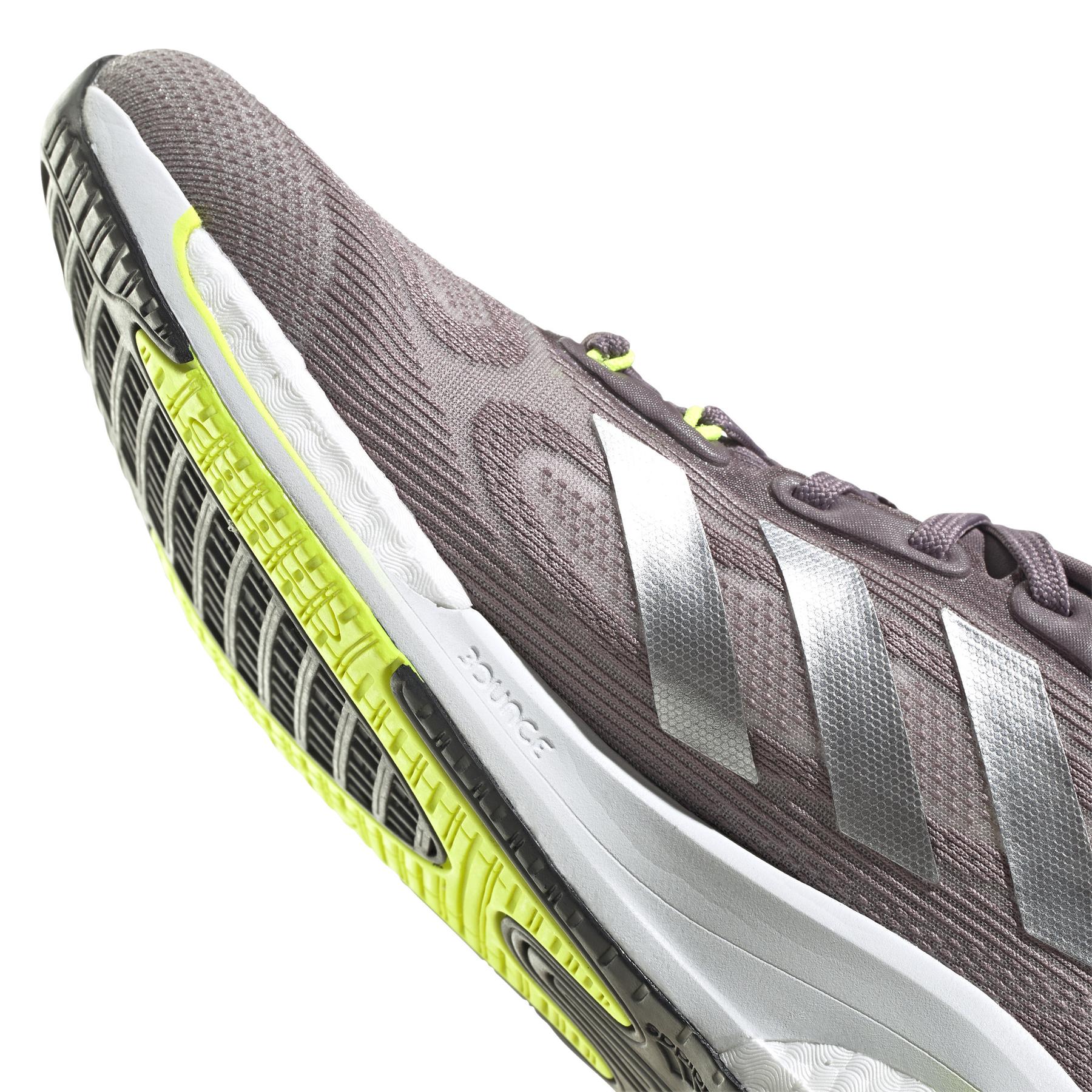 product/a/d/adidas_gx0537_9_footwear_photography_detail_view_2_white_000.jpg