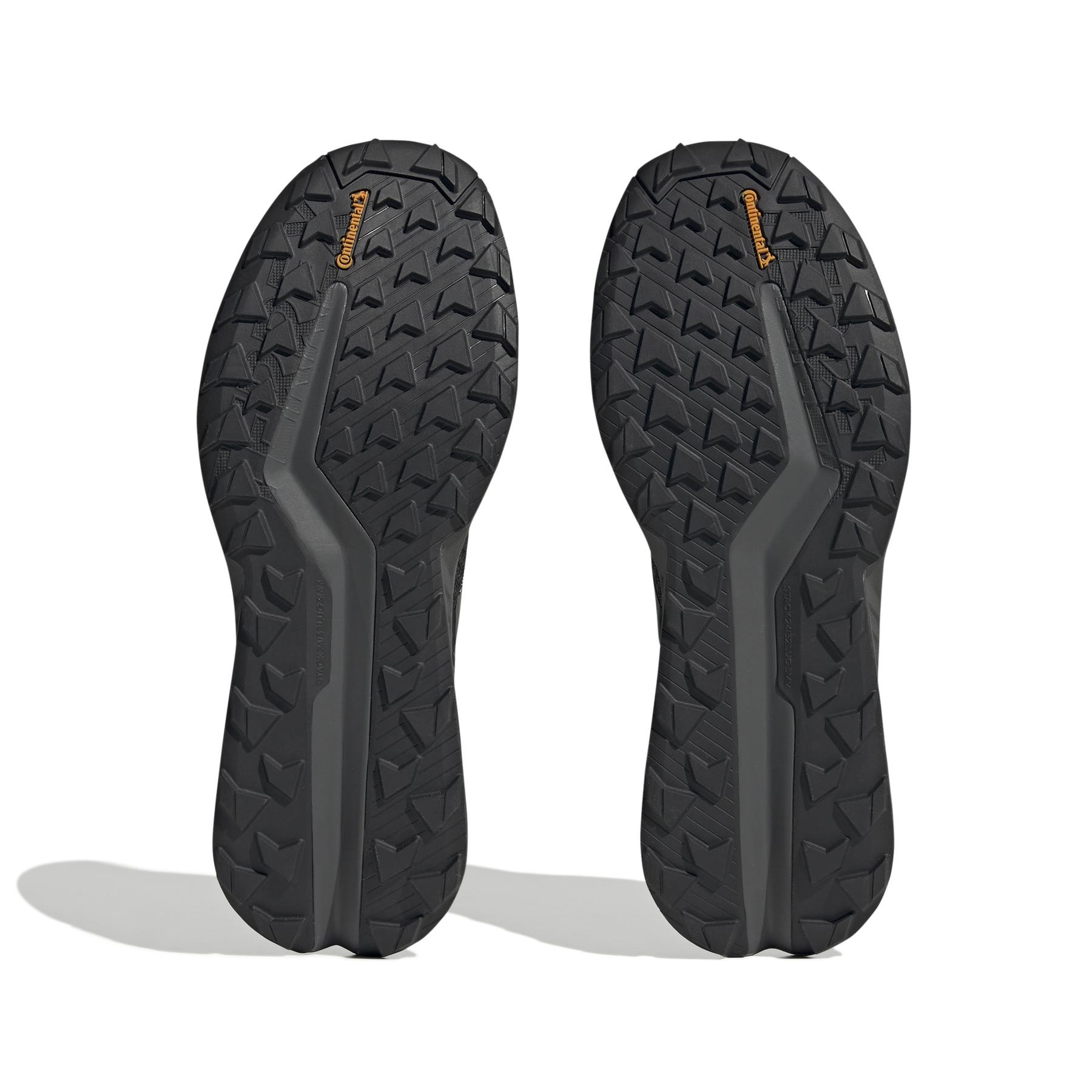 product/a/d/adidas_gx1822_4_footwear_photography_bottom_view_white-nw032224.jpg