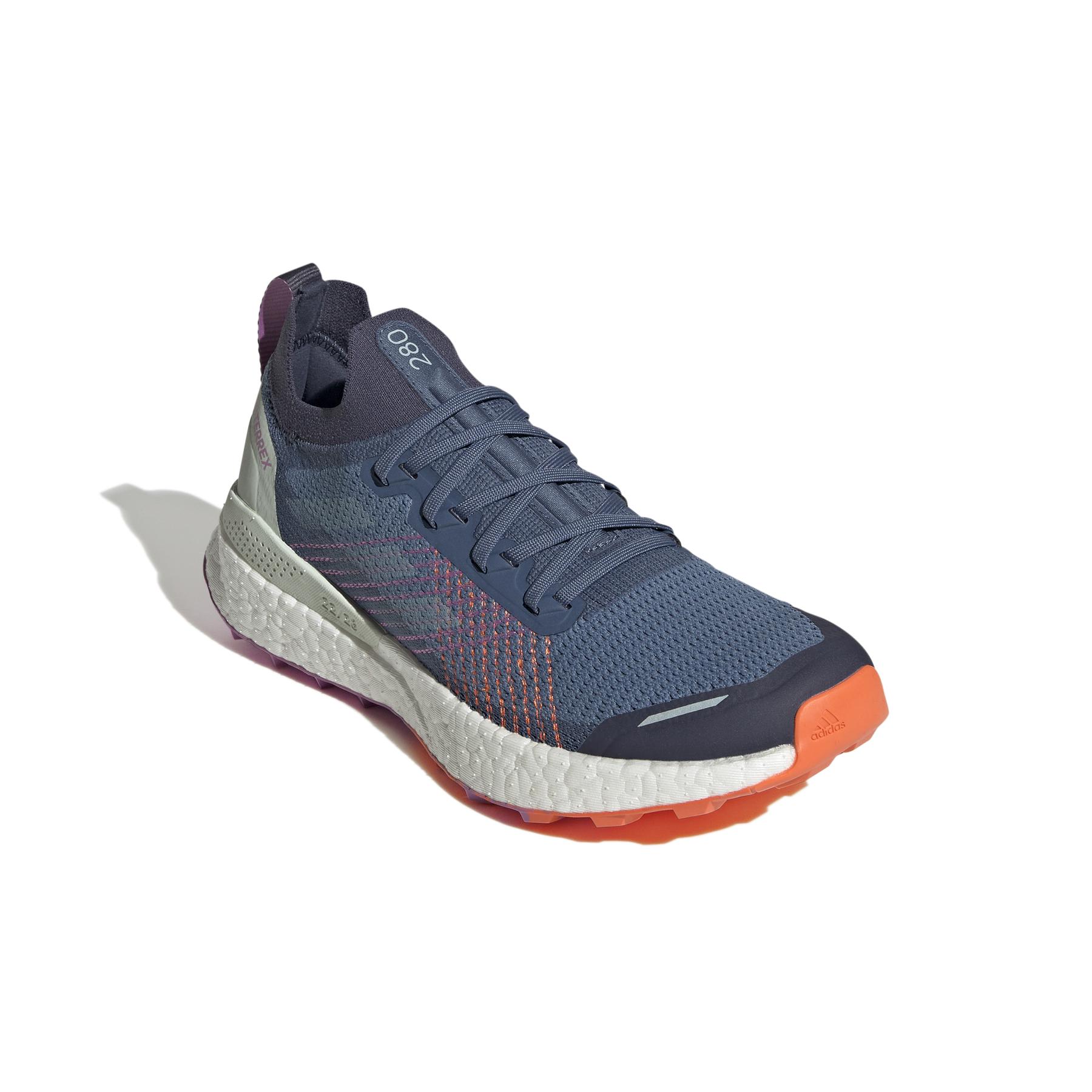 product/a/d/adidas_gx2251_6_footwear_photography_front_lateral_top_view_white_000.jpg