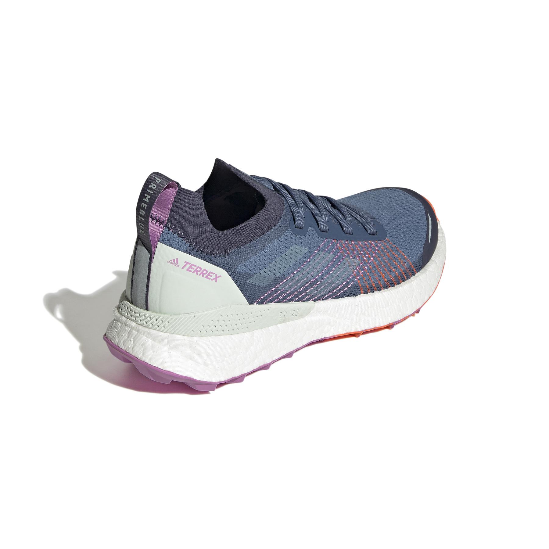 product/a/d/adidas_gx2251_7_footwear_photography_back_lateral_top_view_white_000.jpg