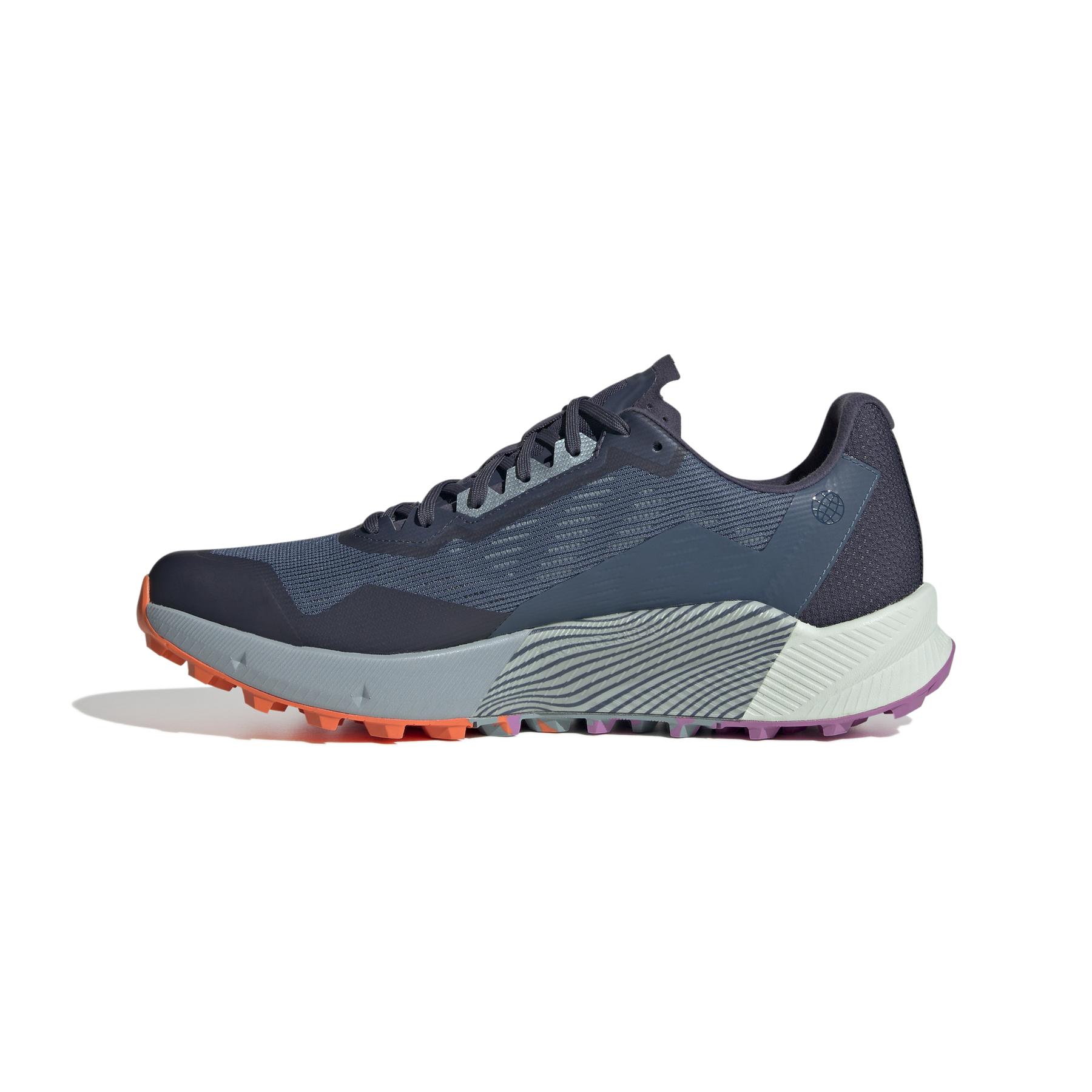 product/a/d/adidas_gx8674_5_footwear_photography_side_medial_center_view_white_000.jpg