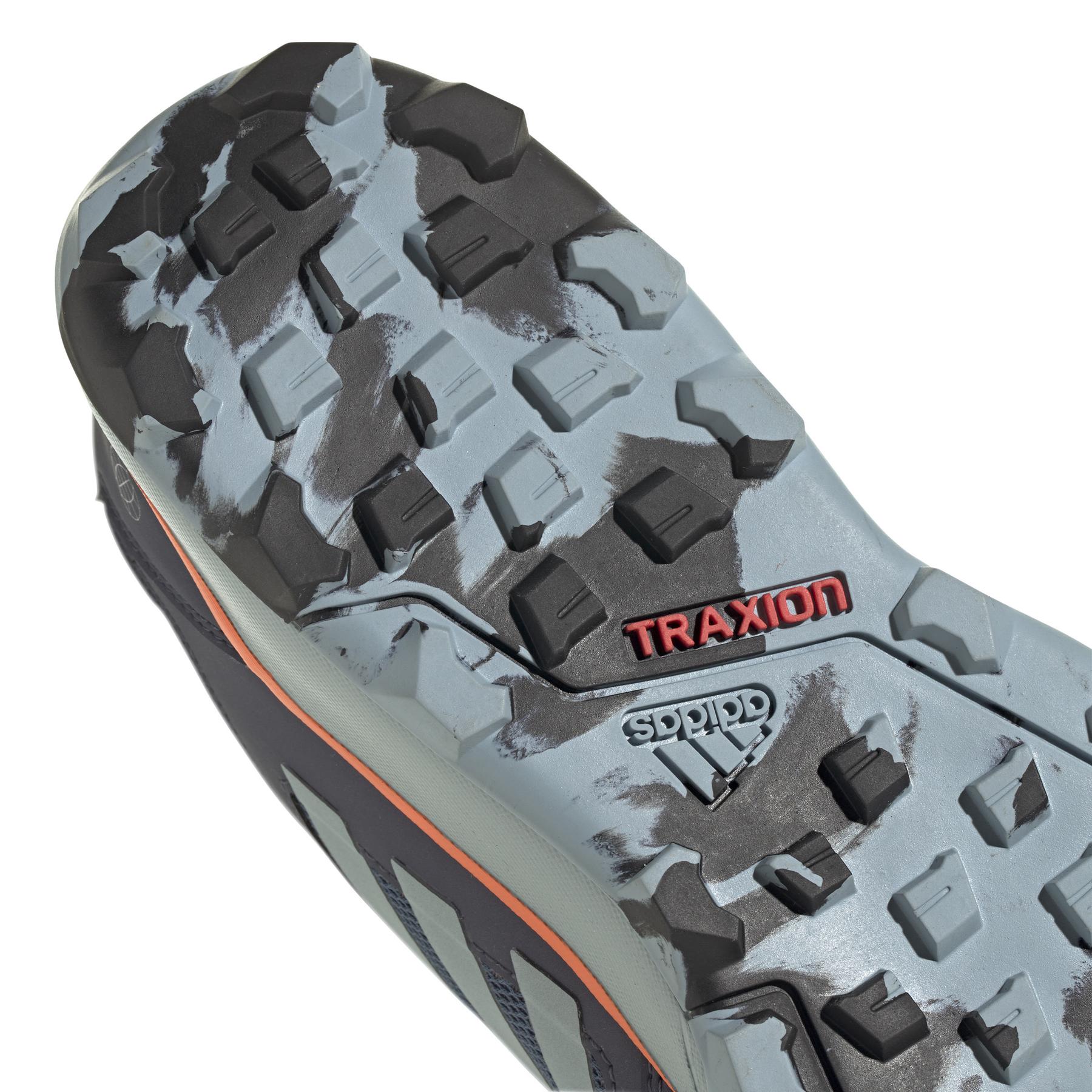 product/a/d/adidas_gx8681_9_footwear_photography_detail_view_2_white_000.jpg