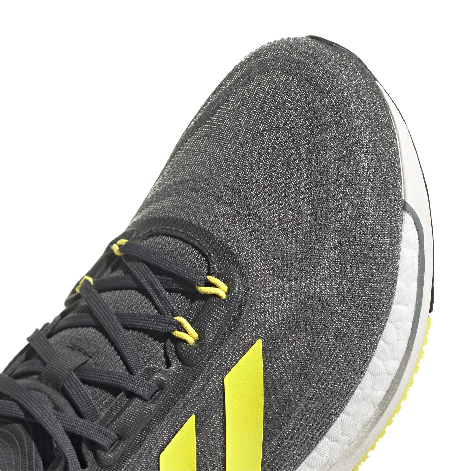product/a/d/adidas_gy8315_9_footwear_photography_detail_view_2_white_000.jpg