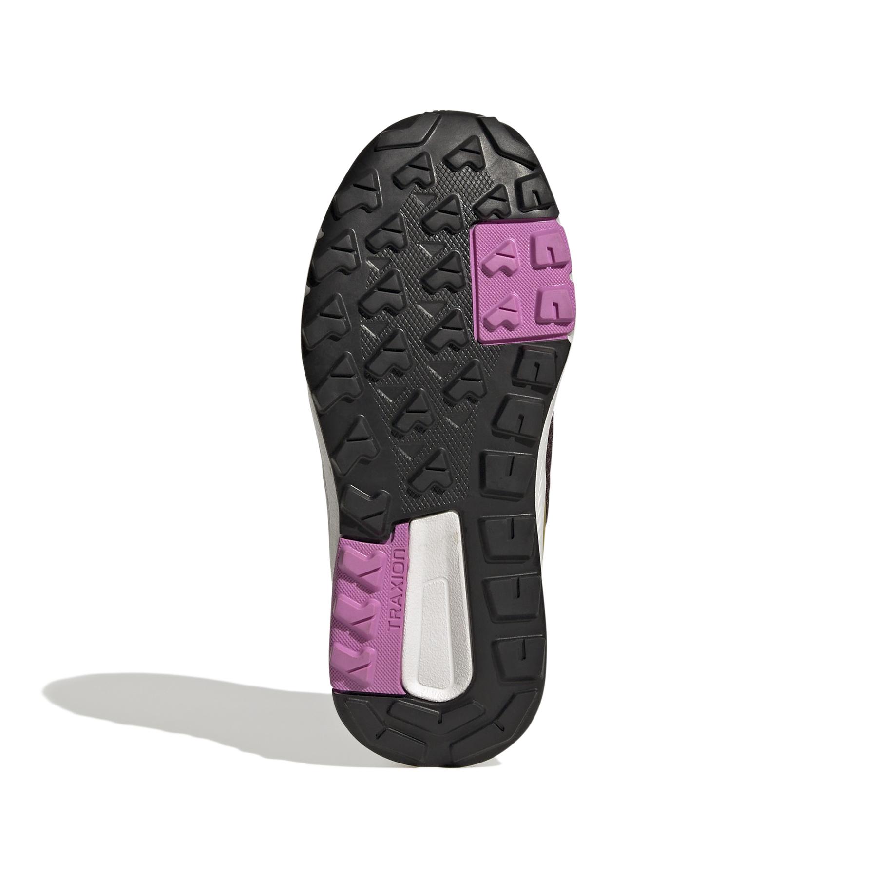 product/a/d/adidas_gz1166_4_footwear_photography_bottom_view_white_000.jpg