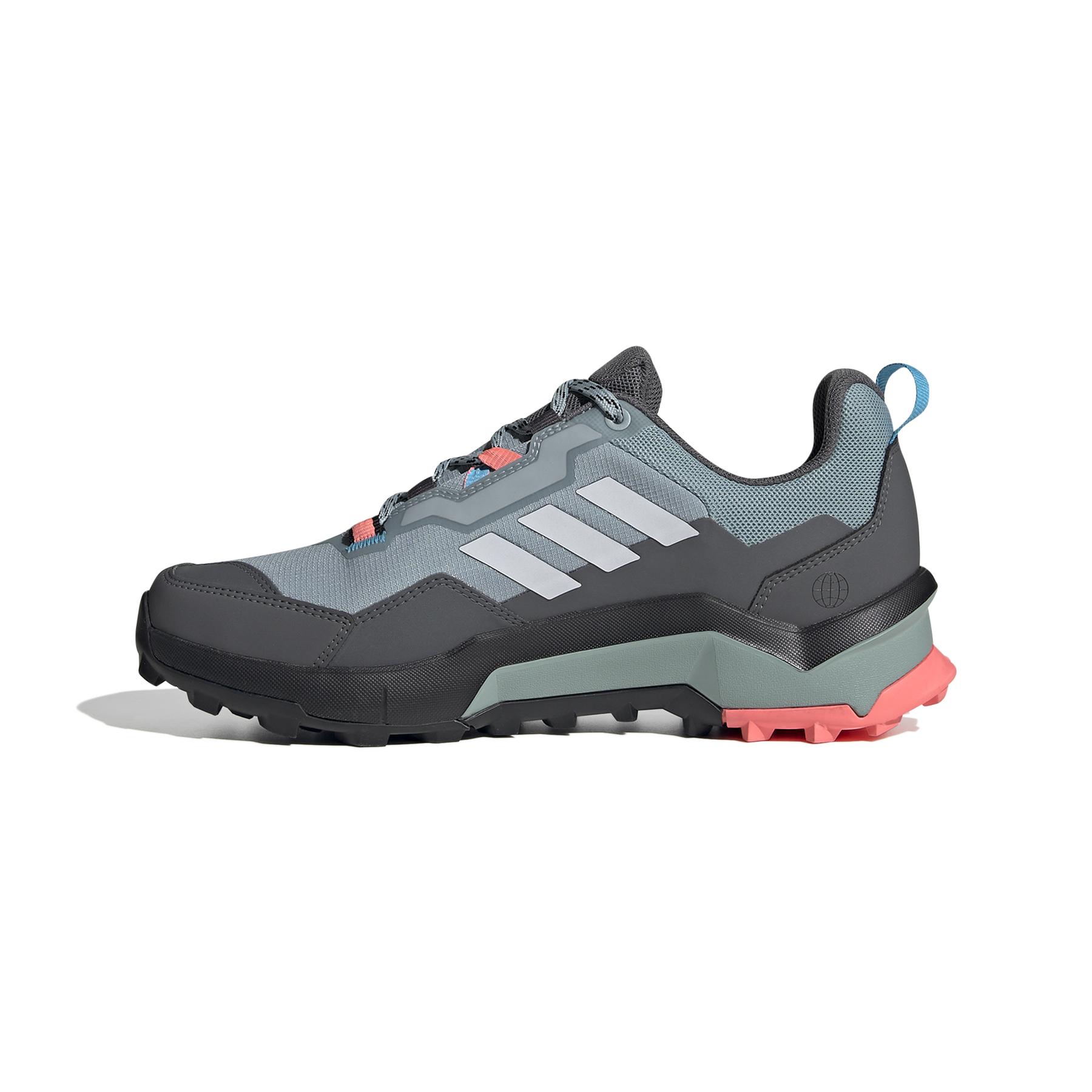 product/a/d/adidas_gz3065_5_footwear_photography_side_medial_center_view_white_000.jpg