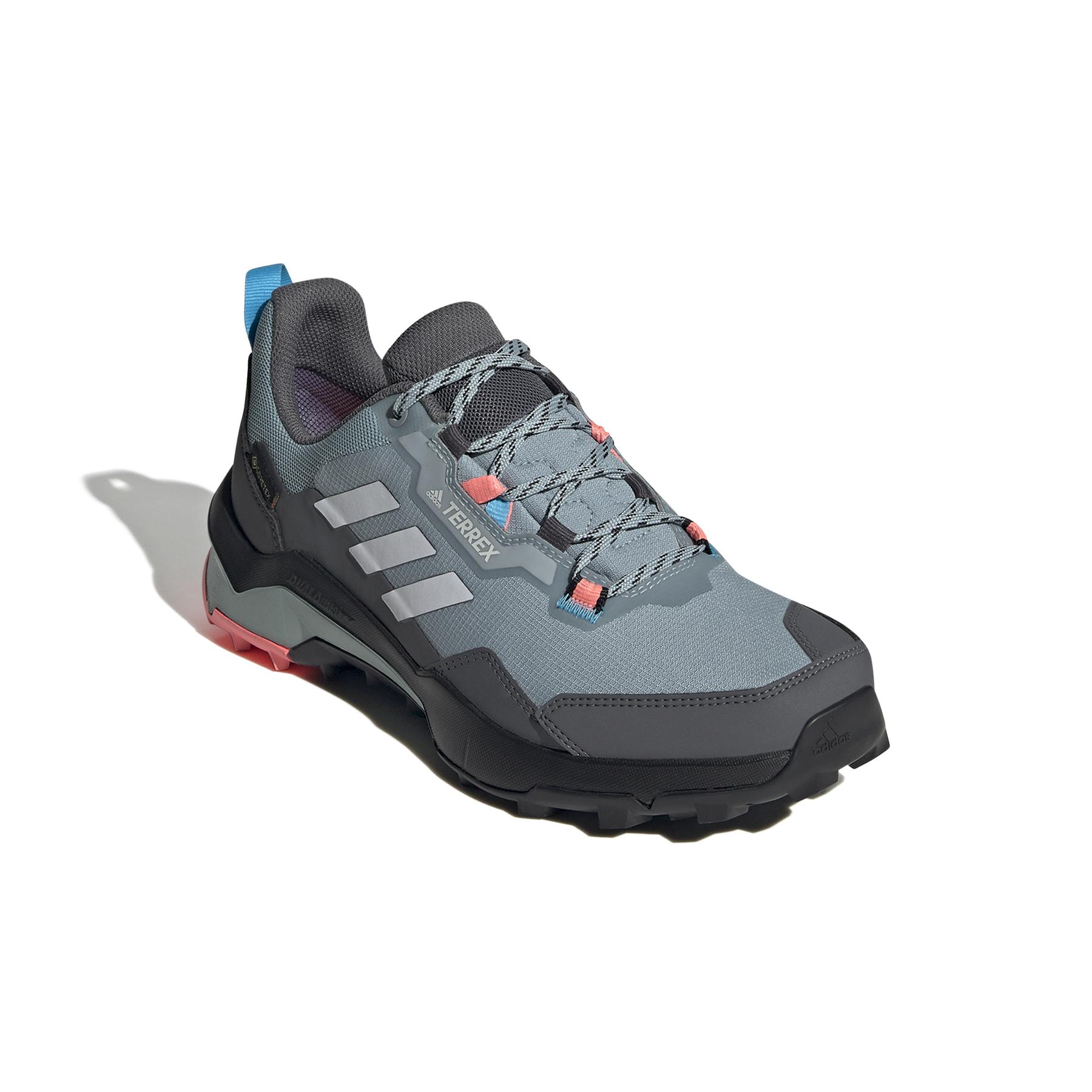 product/a/d/adidas_gz3065_6_footwear_photography_front_lateral_top_view_white_000.jpg