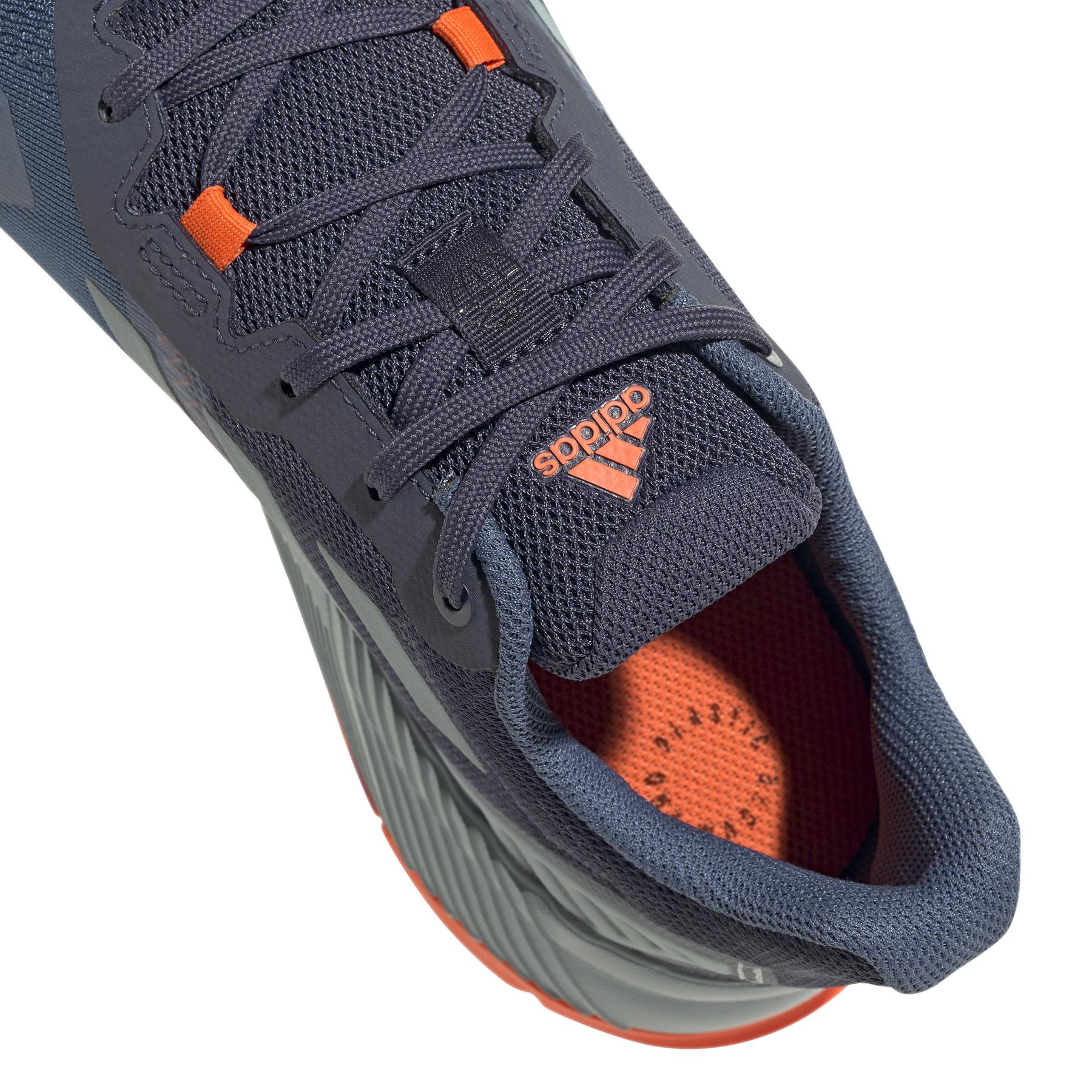 product/a/d/adidas_gz3958_10_footwear_photography_detail_view_3_white_000.jpg