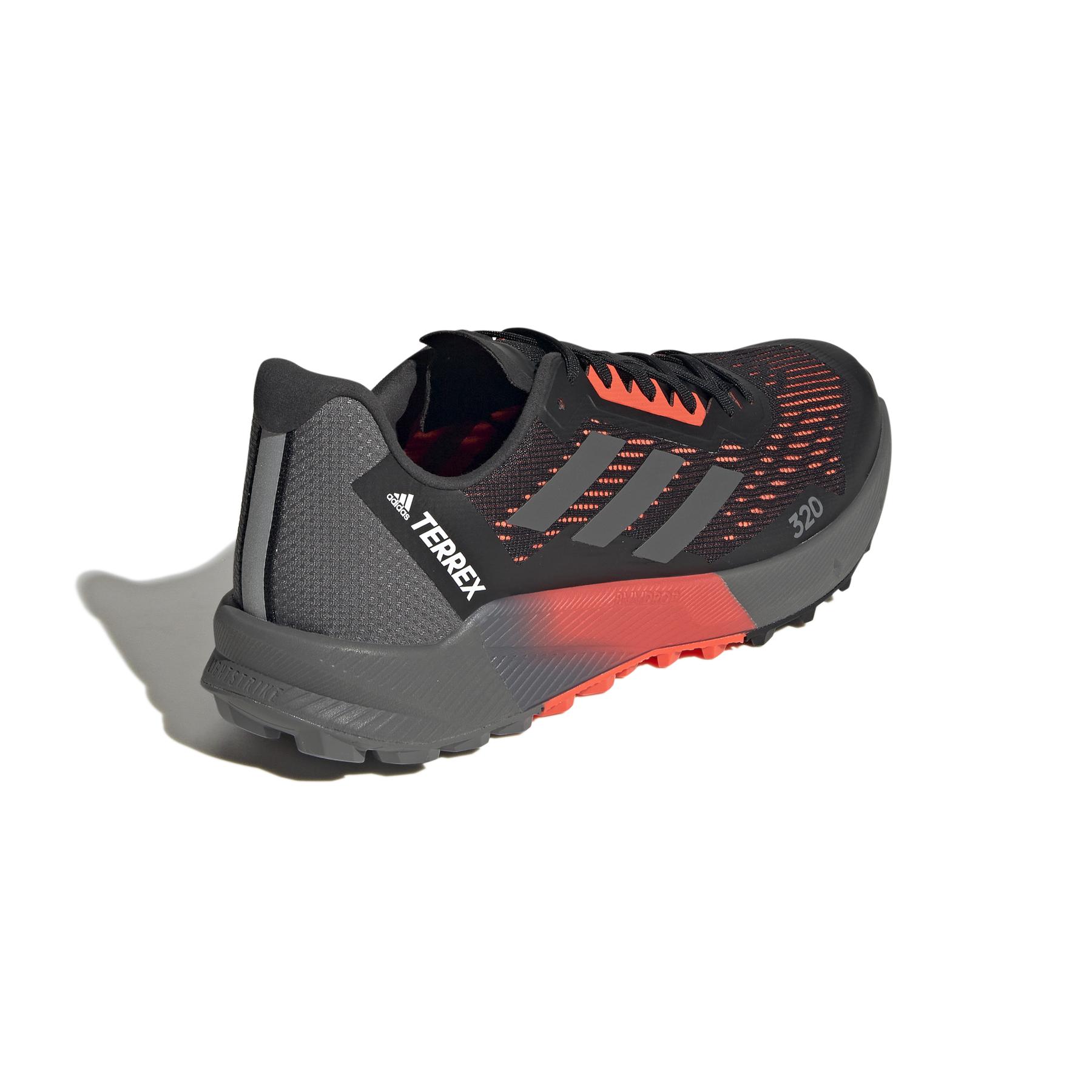 product/a/d/adidas_gz8887_7_footwear_photography_back_lateral_top_view_white_000.jpg