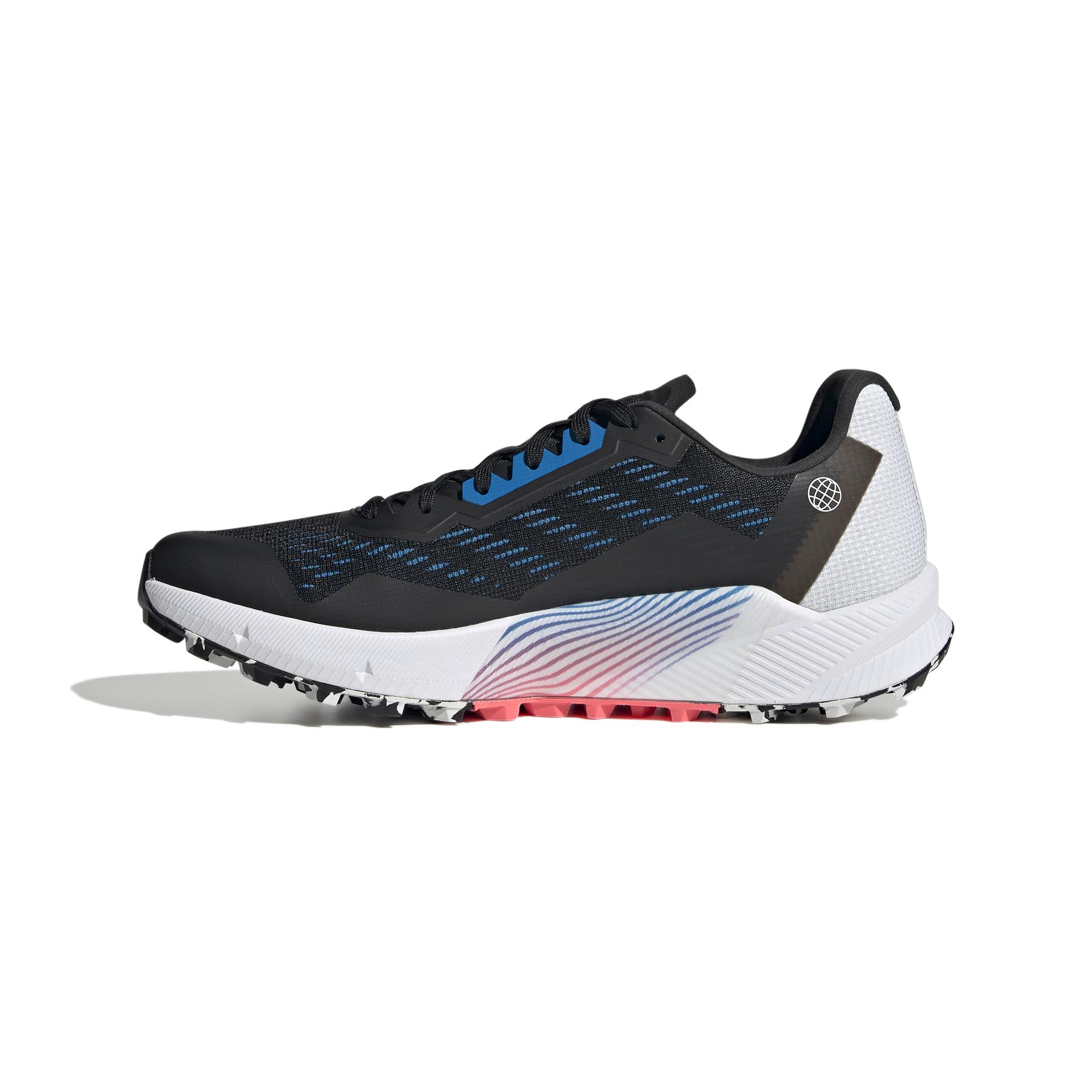product/a/d/adidas_gz8888_5_footwear_photography_side_medial_center_view_white_000.jpg
