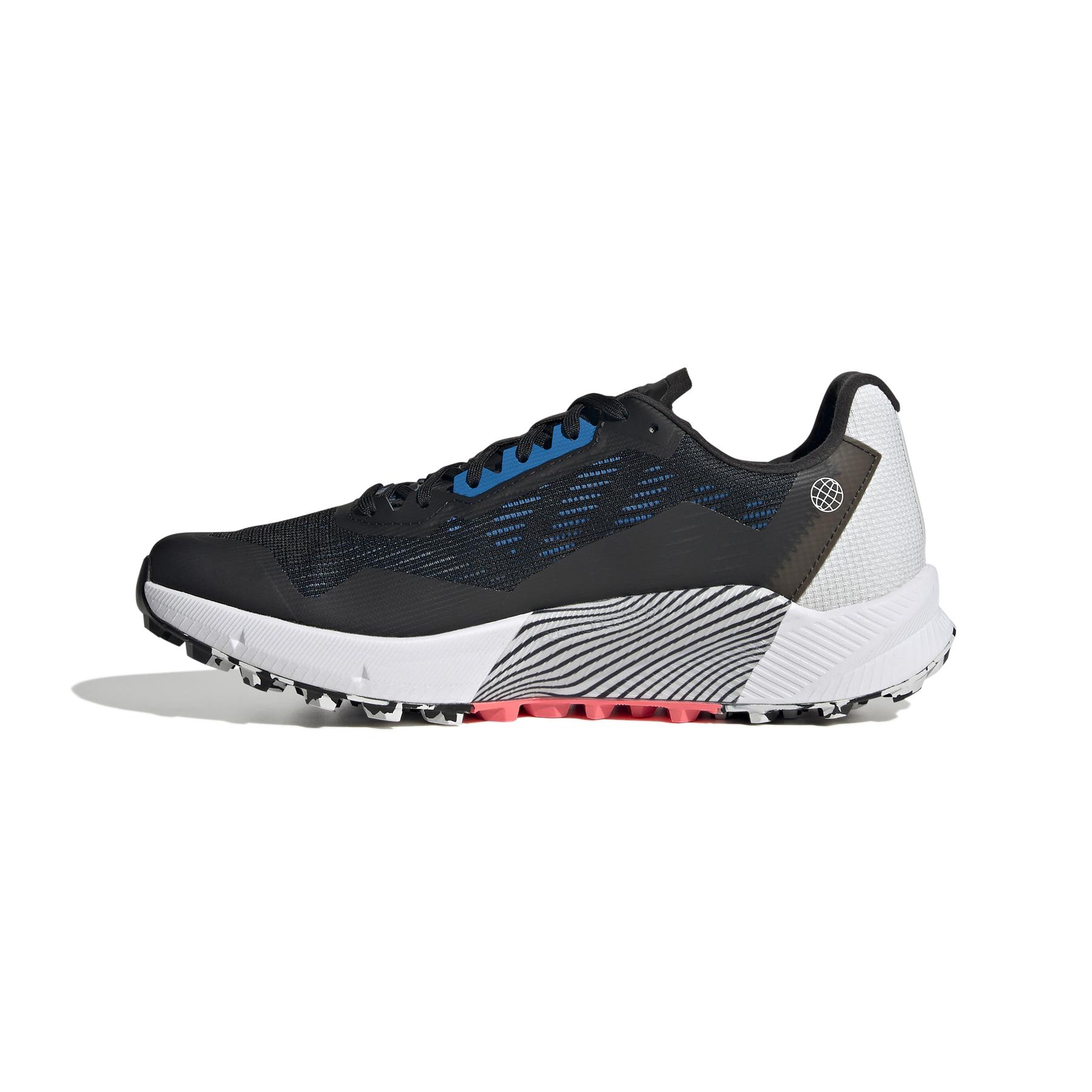 product/a/d/adidas_h03184_5_footwear_photography_side_medial_center_view_white_000.jpg