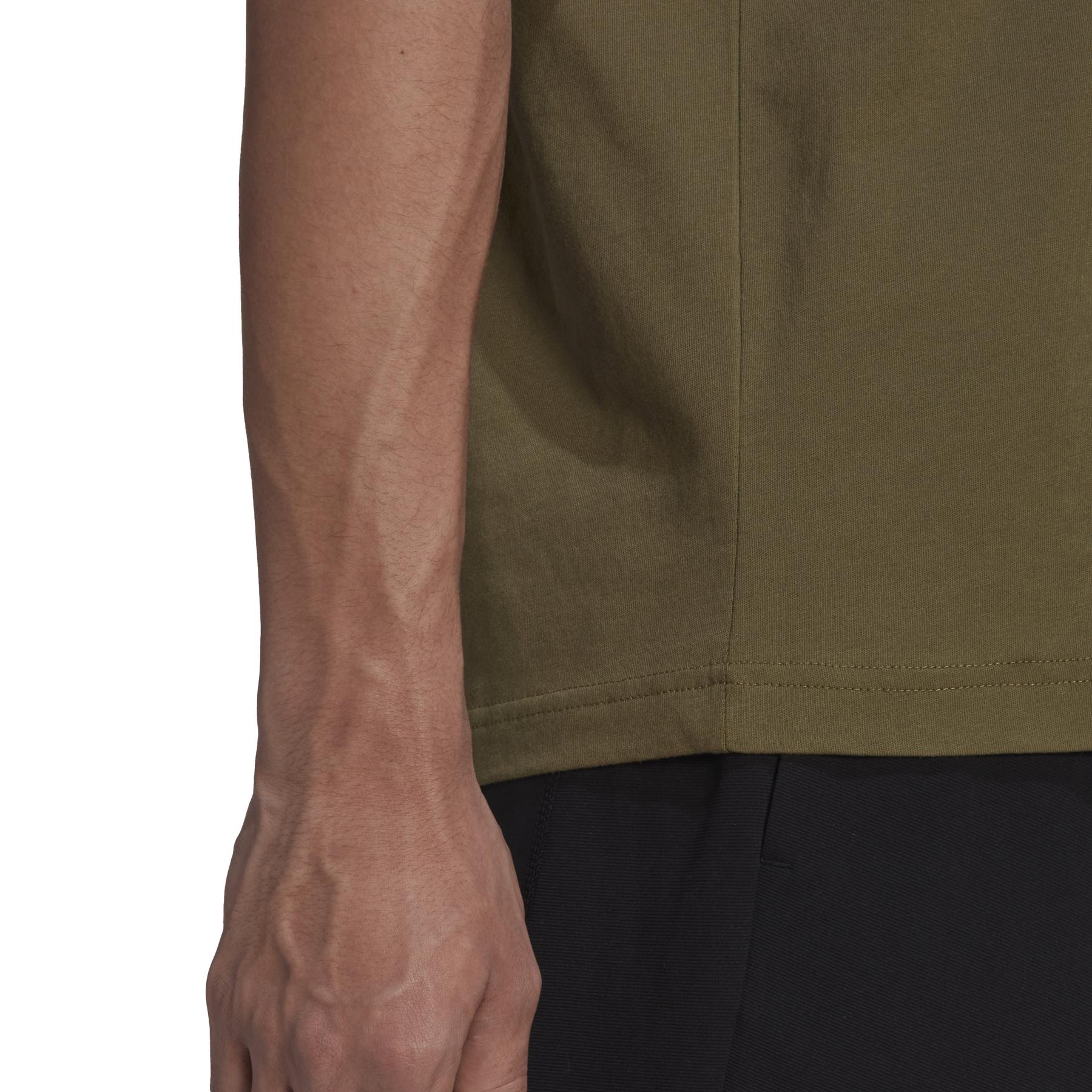 product/a/d/adidas_hf3283_8_apparel_on_model_detail_view_2_white.jpg