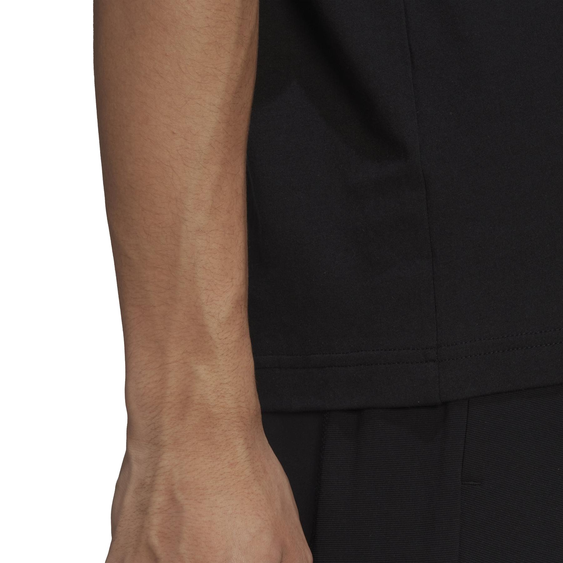 product/a/d/adidas_hf3286_8_apparel_on_model_detail_view_2_white.jpg