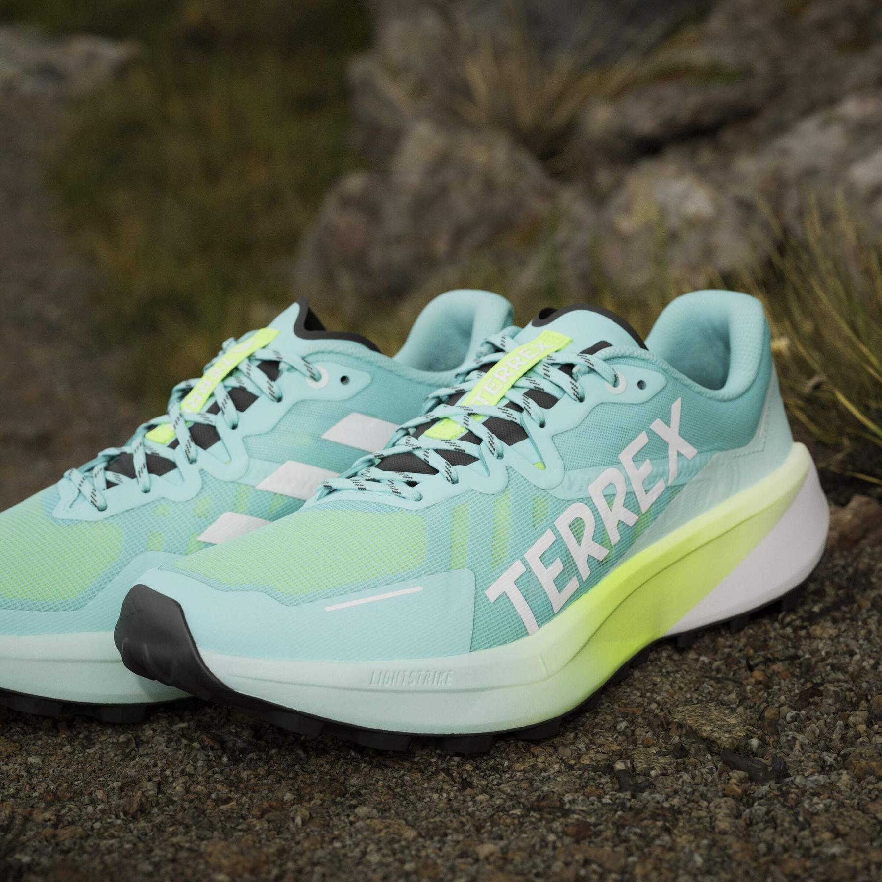 product/a/d/adidas_hp3686_23_footwear_photography_heromrktng_view_10-nw091625.jpg