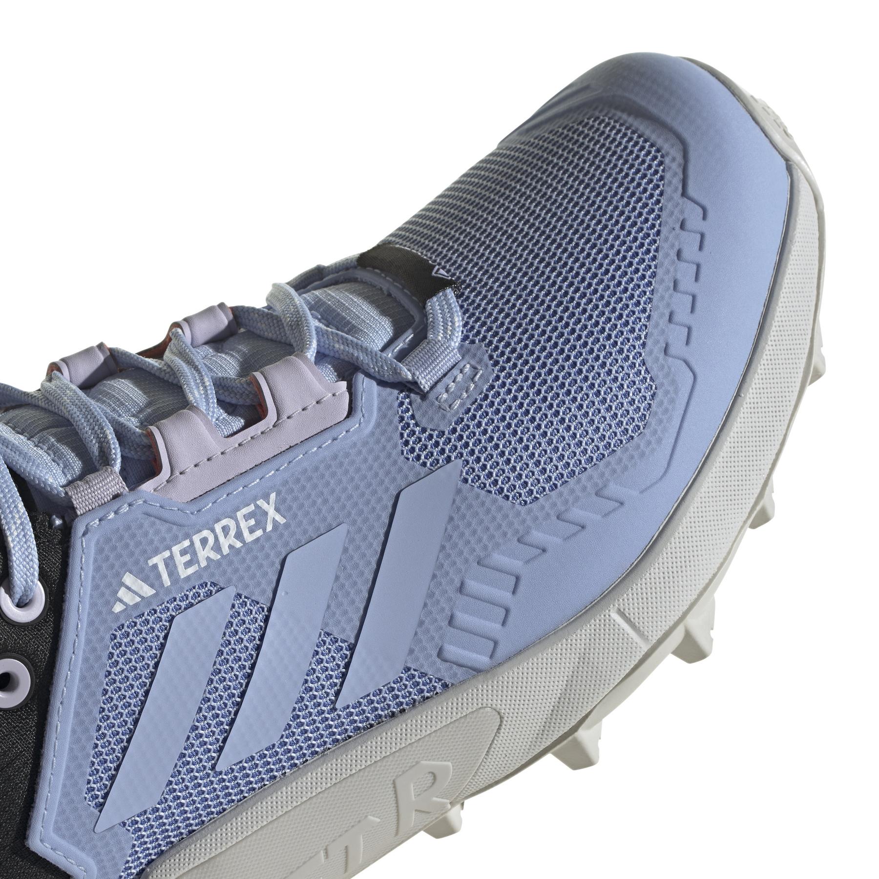 product/a/d/adidas_hp8715_8_footwear_photography_detail_view_1_white_000.jpg