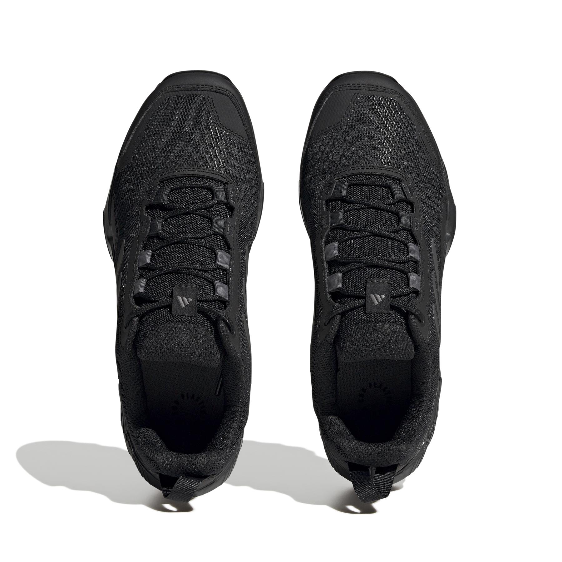 product/a/d/adidas_hq0935_3_footwear_photography_top_portrait_view_white_000.jpg