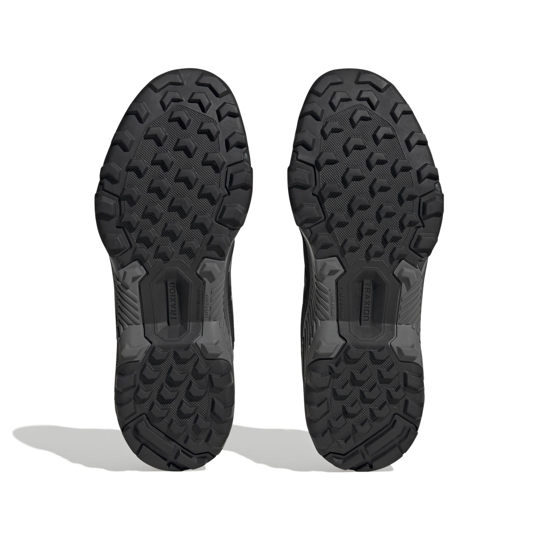 product/a/d/adidas_hq0935_4_footwear_photography_bottom_view_white_000.jpg