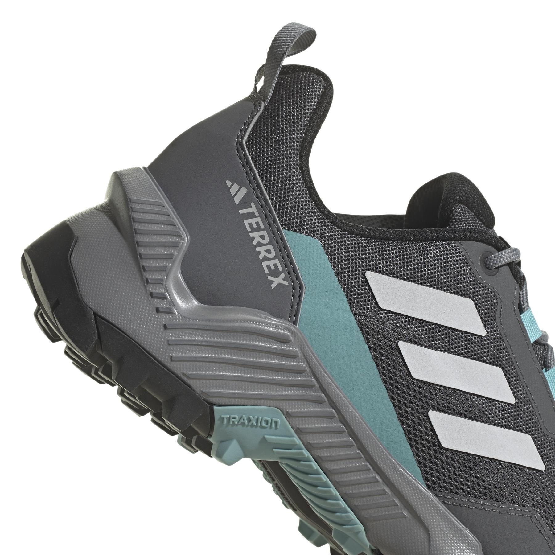 product/a/d/adidas_hq0936_8_footwear_photography_detail_view_1_white_000.jpg