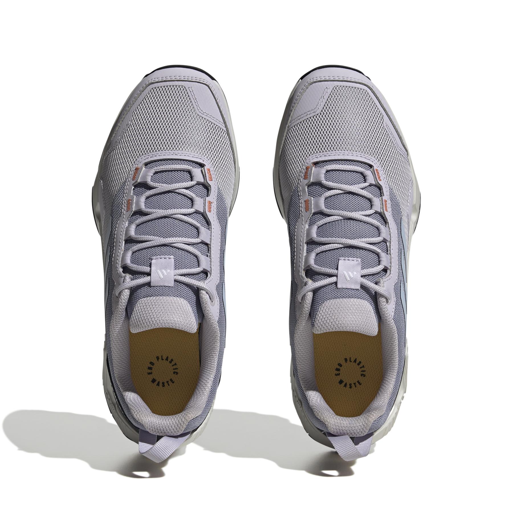 product/a/d/adidas_hq0937_3_footwear_photography_top_portrait_view_white_000.jpg