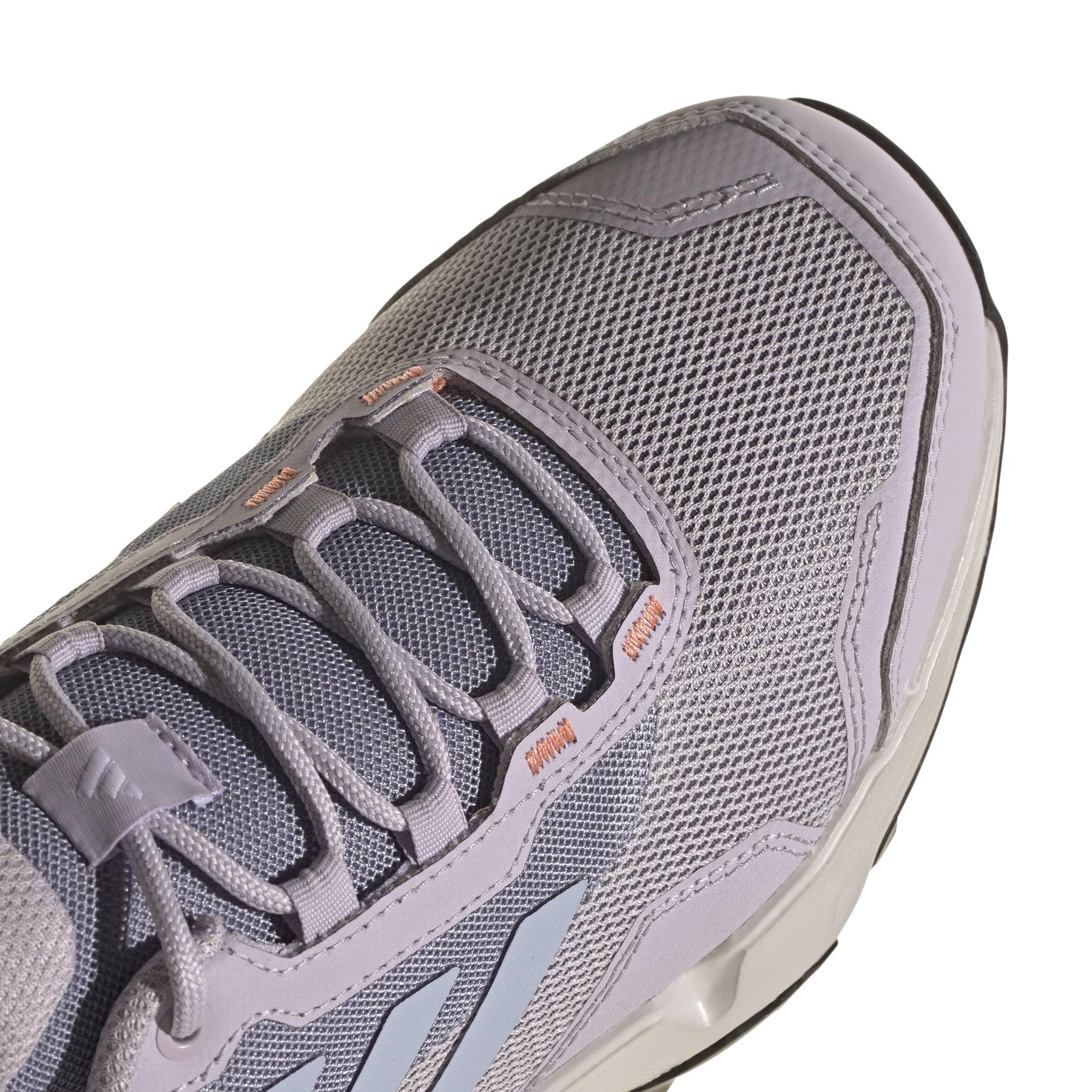 product/a/d/adidas_hq0937_9_footwear_photography_detail_view_2_white_000.jpg