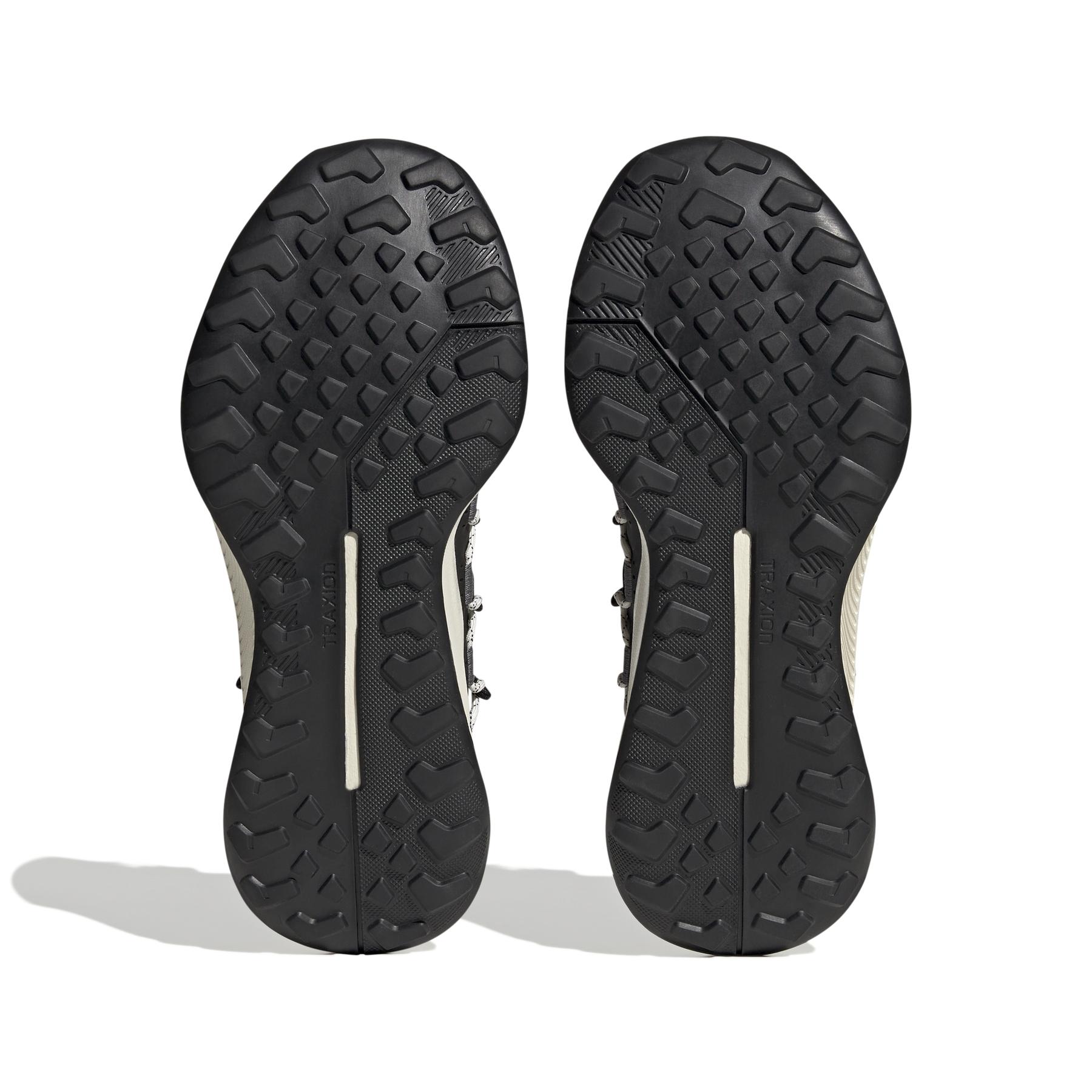 product/a/d/adidas_hq0941_4_footwear_photography_bottom_view_white_000.jpg