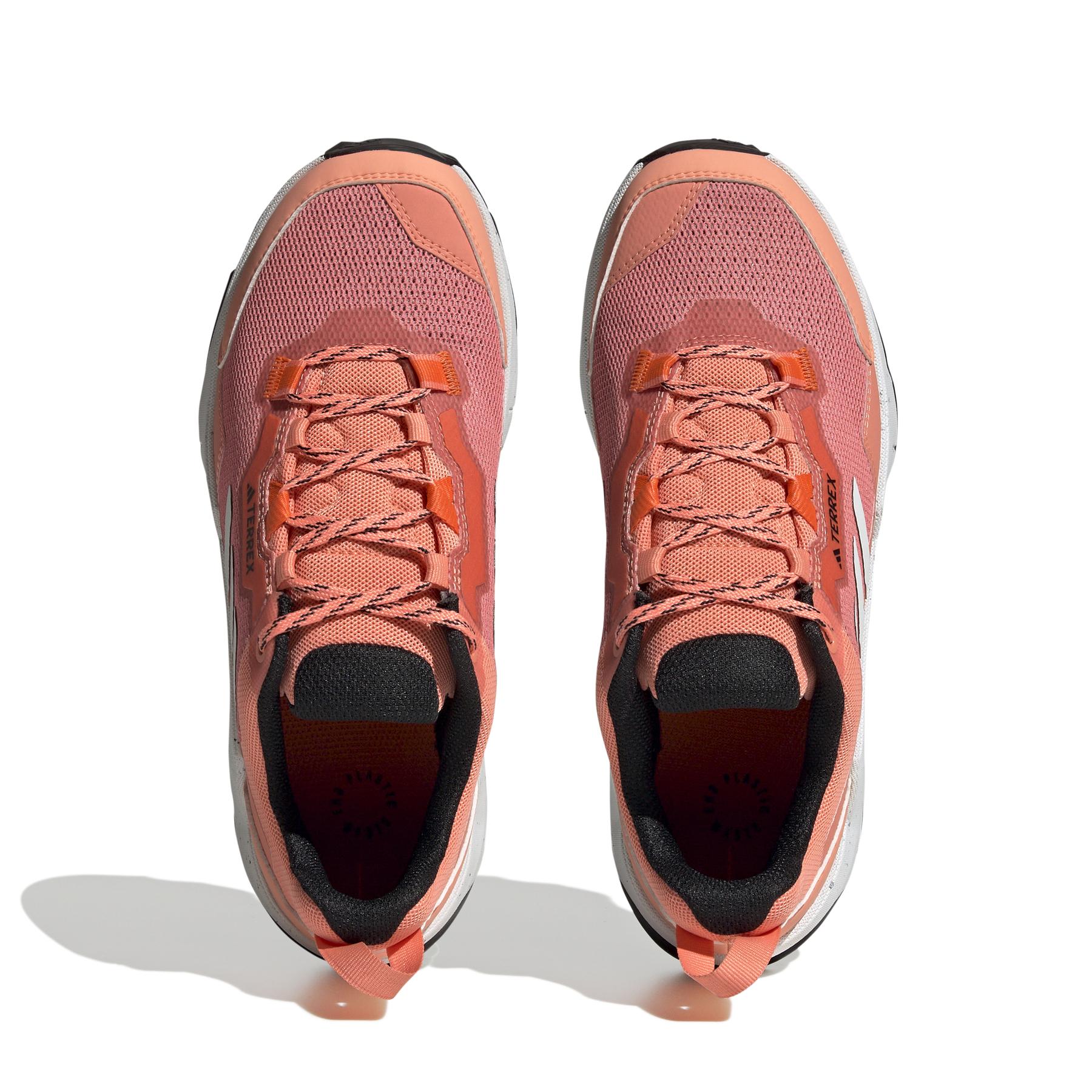 product/a/d/adidas_hq1047_3_footwear_photography_top_portrait_view_white.jpg