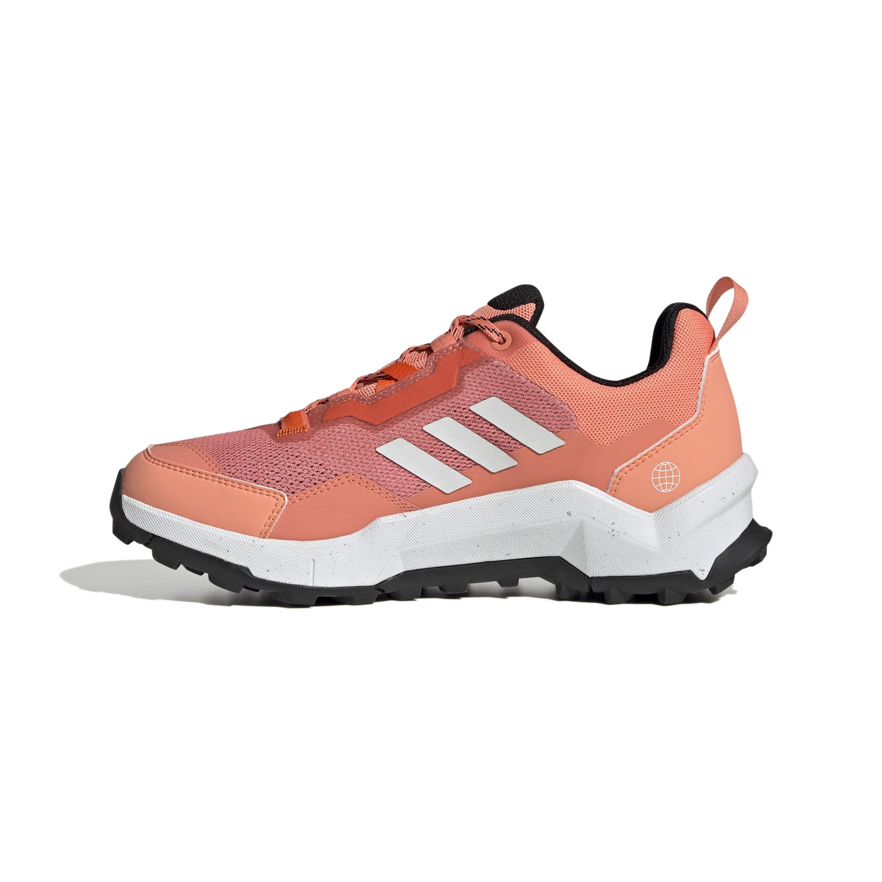 product/a/d/adidas_hq1047_5_footwear_photography_side_medial_center_view_white.jpg